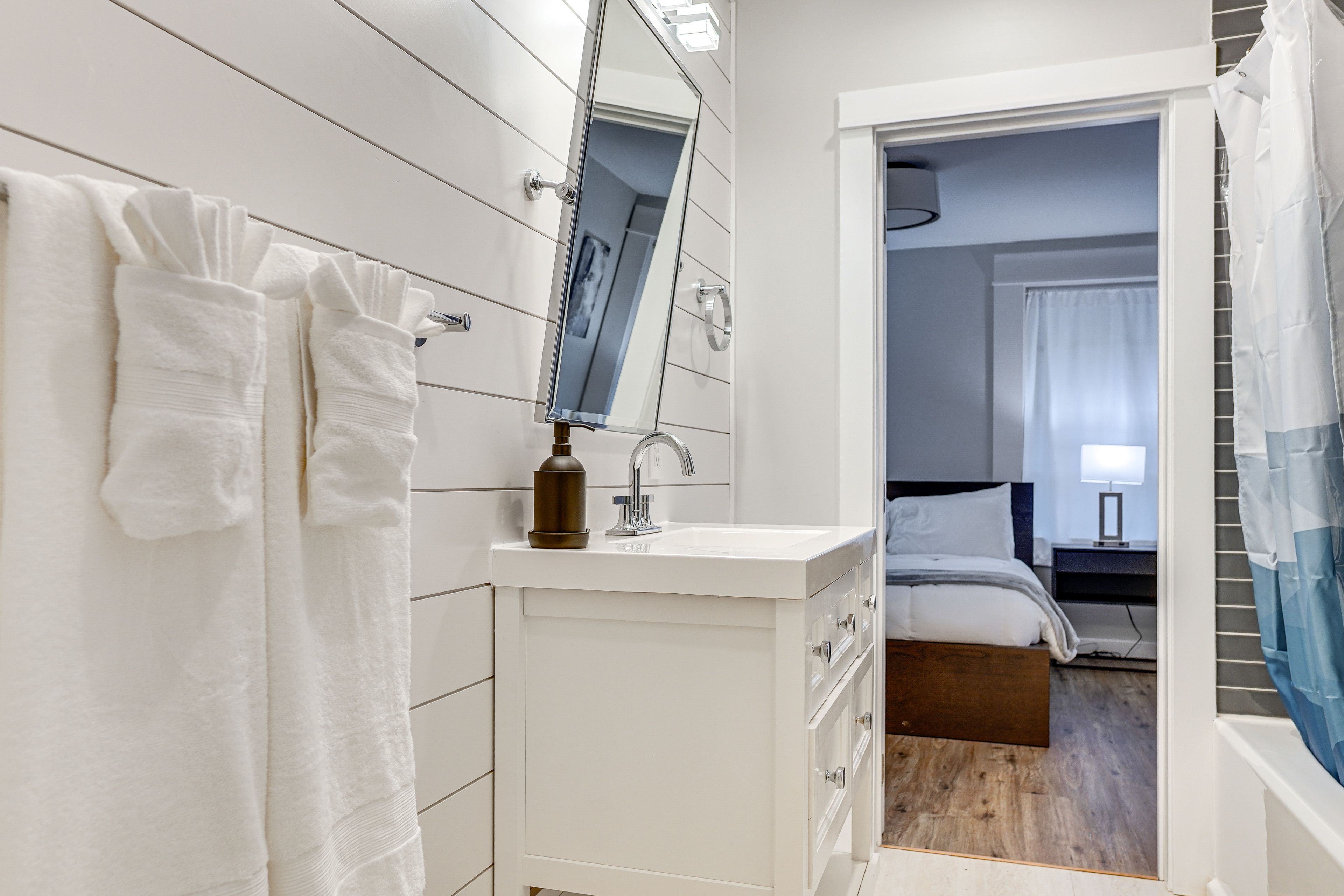 Full Bathroom | Main Level