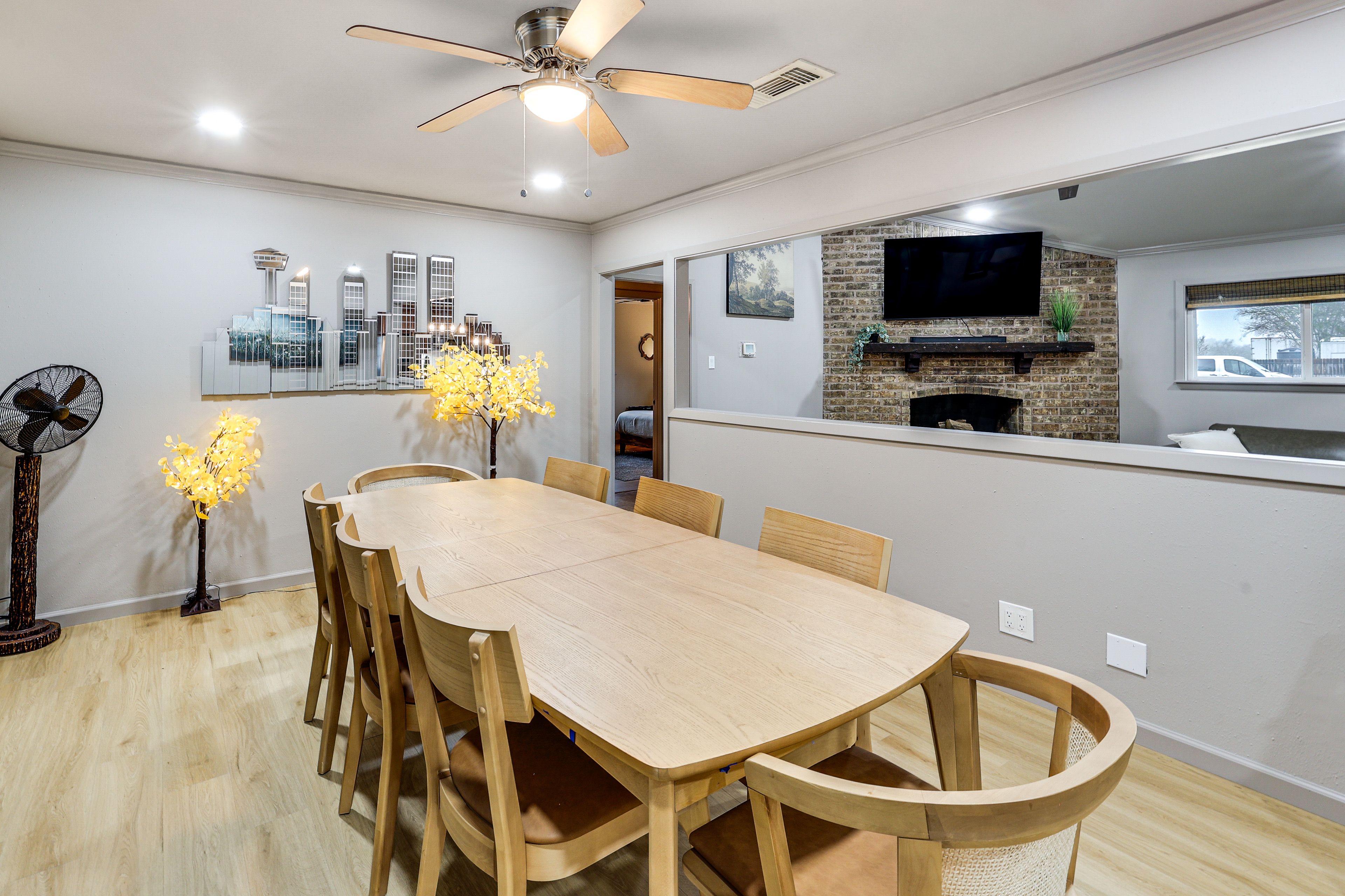 Dining Area | Dishware/Flatware