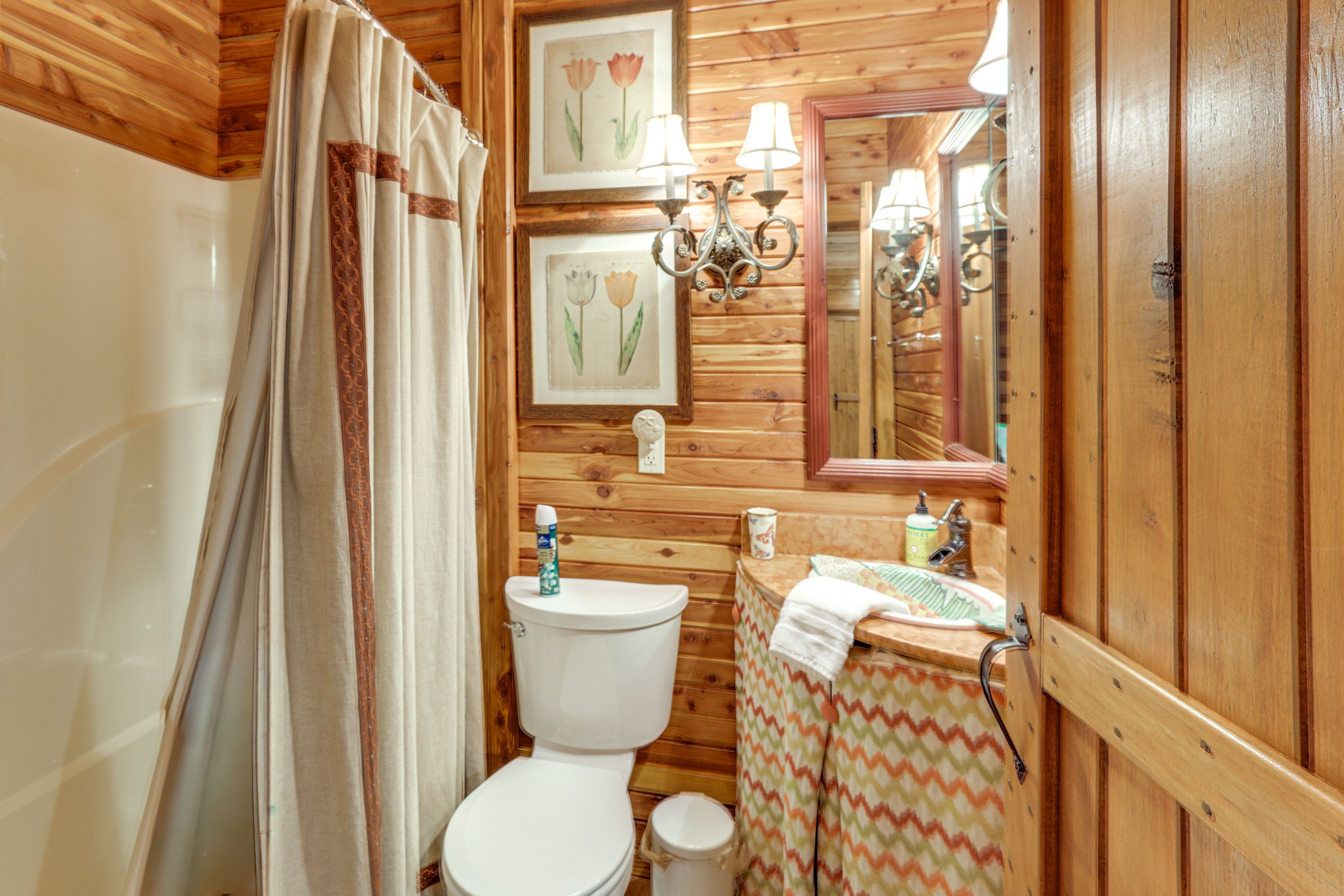 Full Bathroom | Lower Level