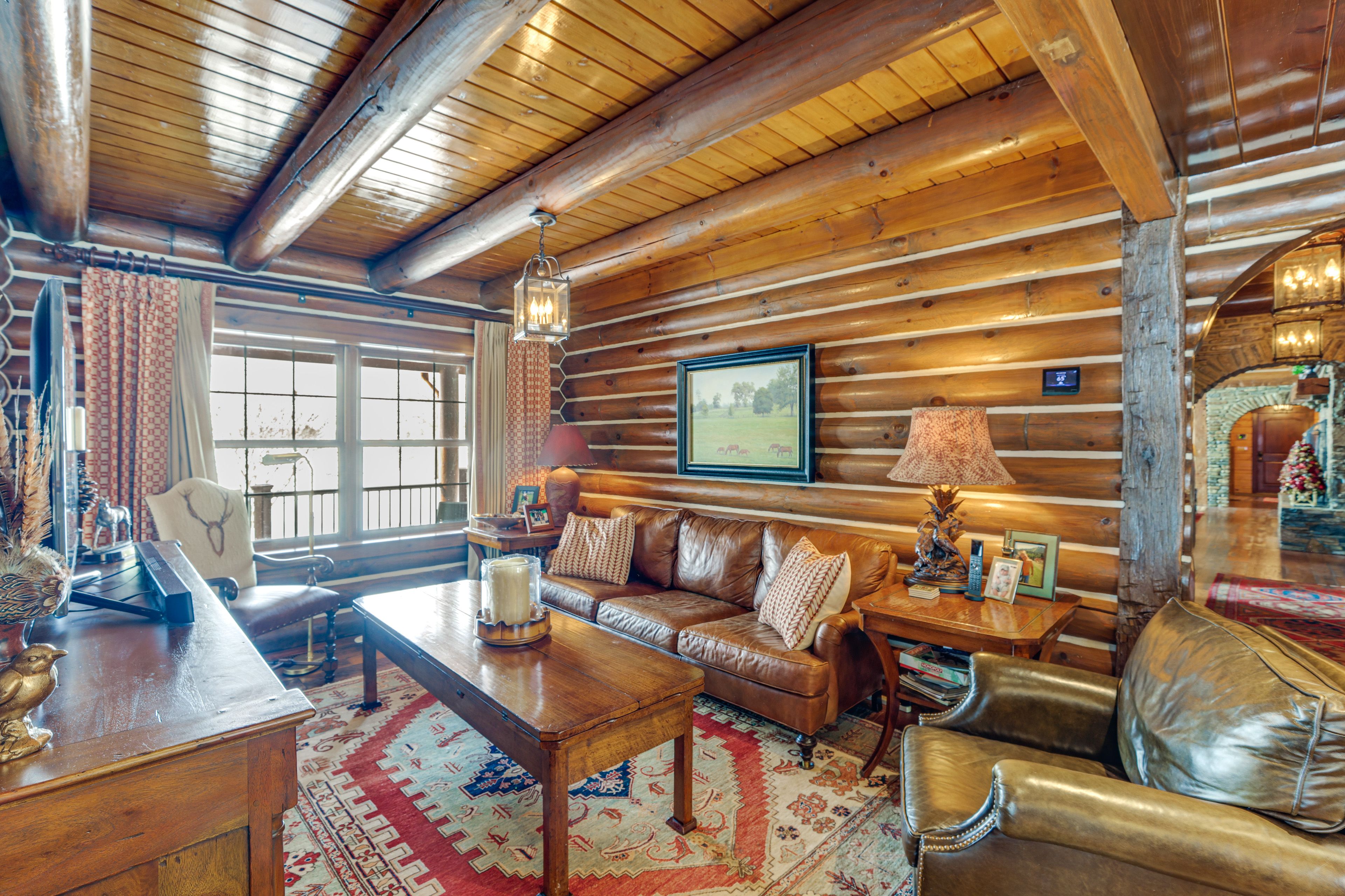 Sitting Area | Main Level