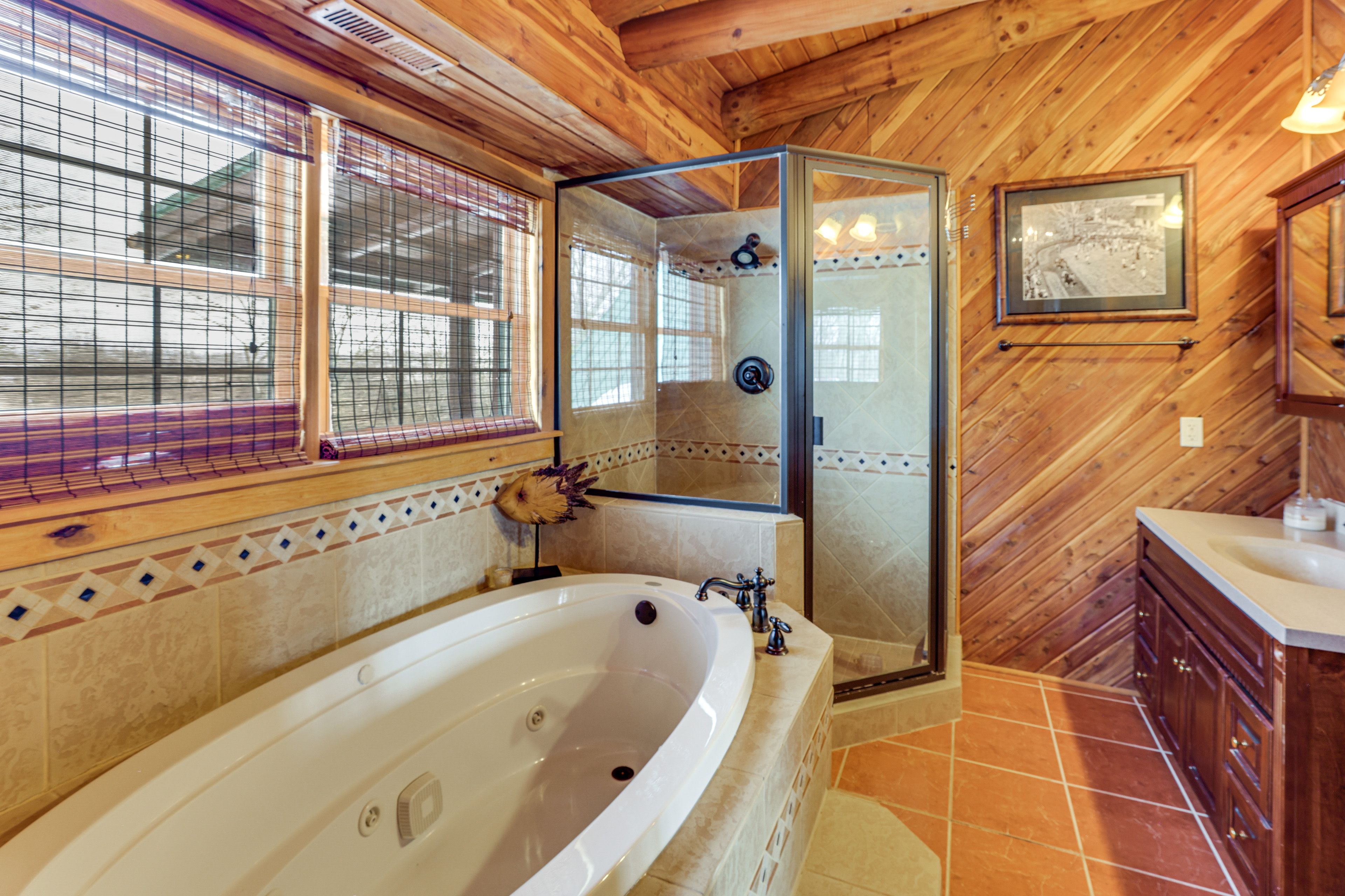 En-Suite Bathroom | Upper Level