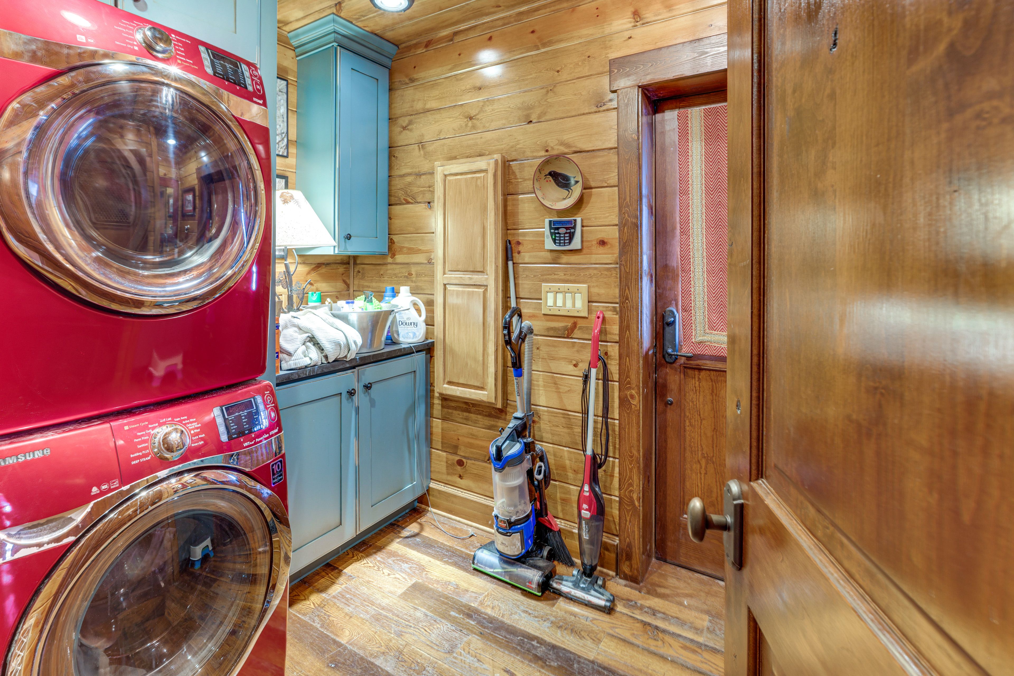 Laundry Room | Main Level