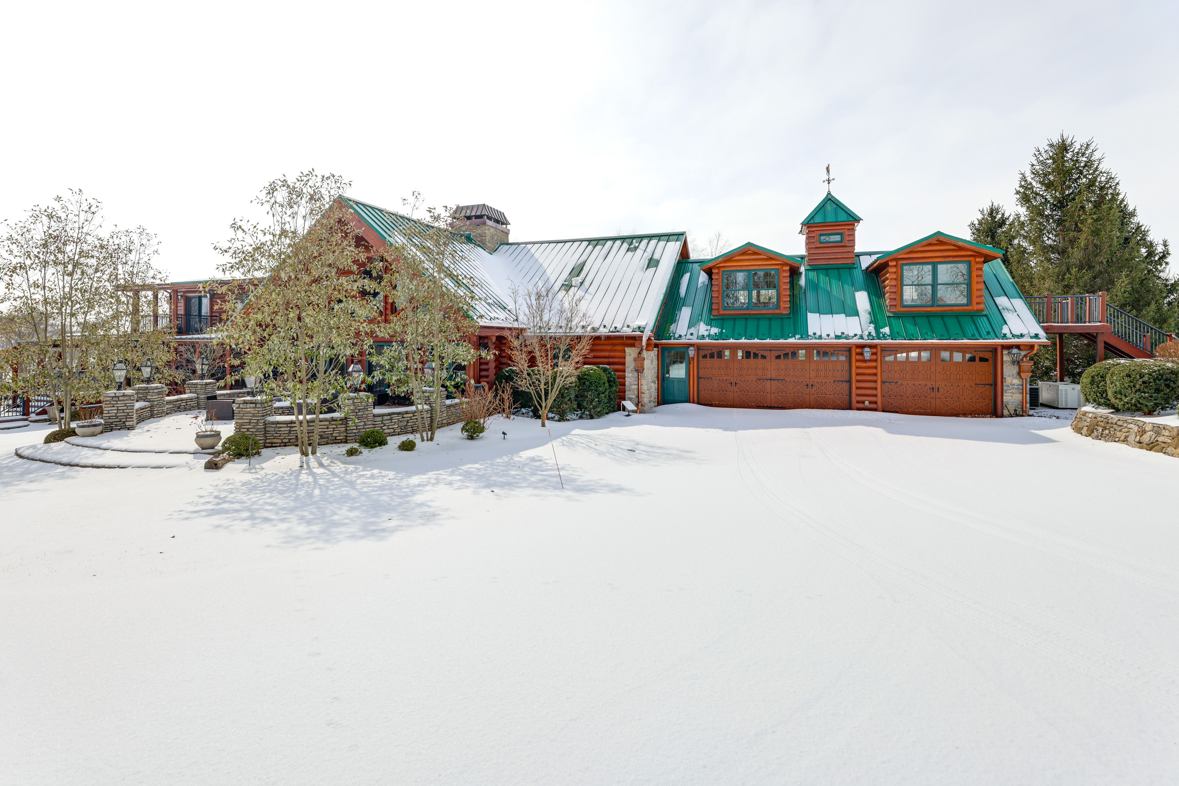 Parking | Driveway (3 Vehicles)