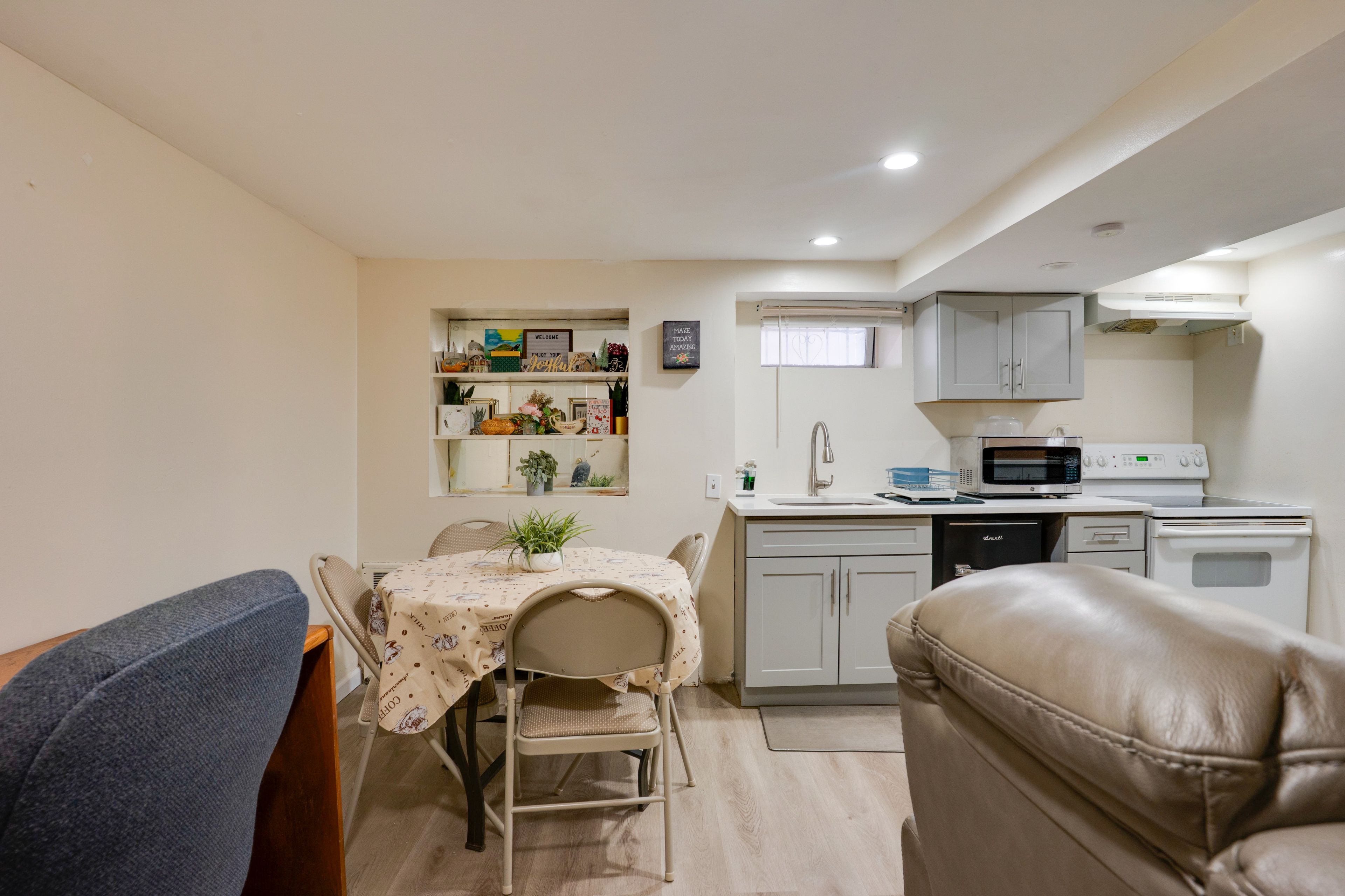 Kitchen | Dining Area