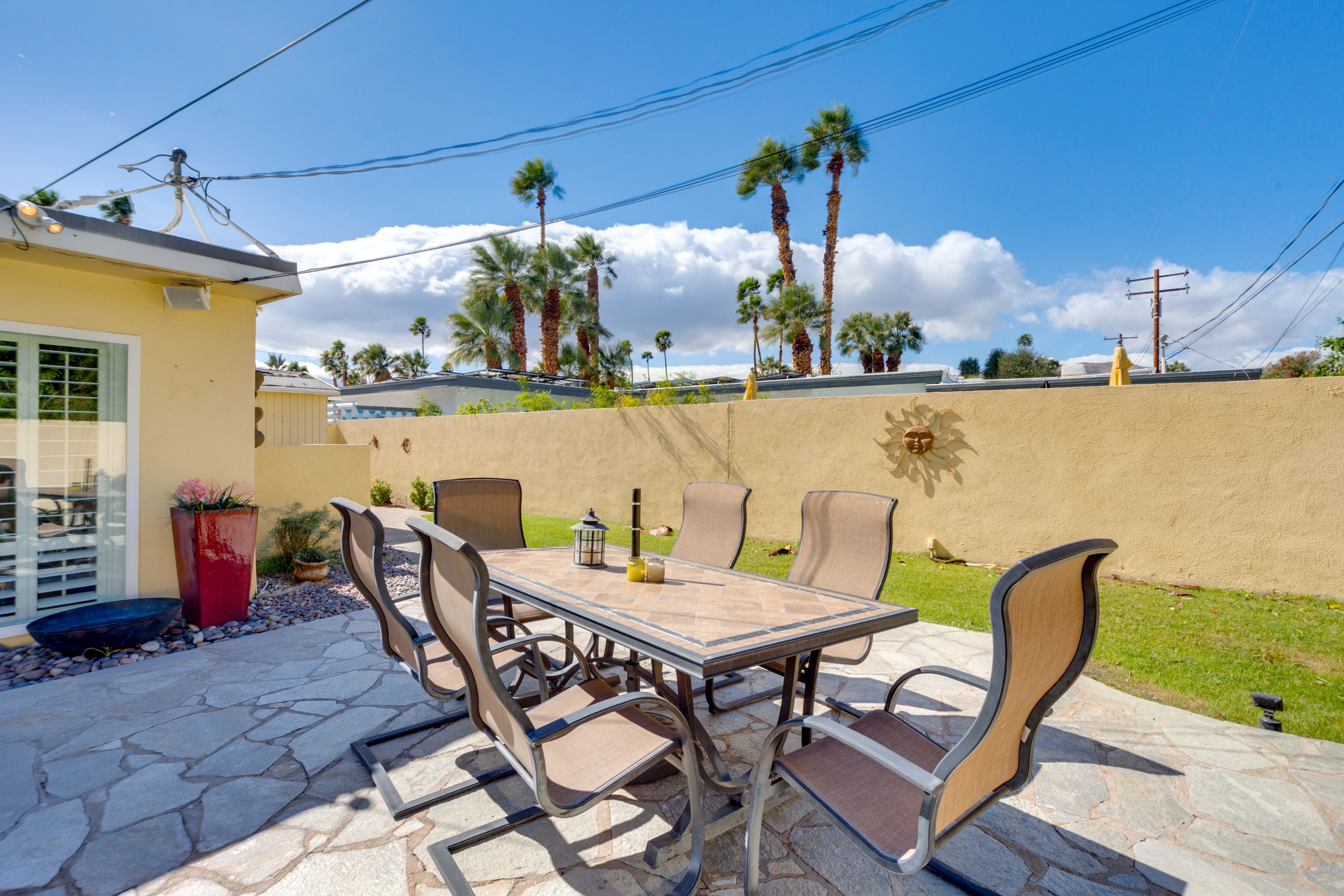 Dining Area | Mountain Views