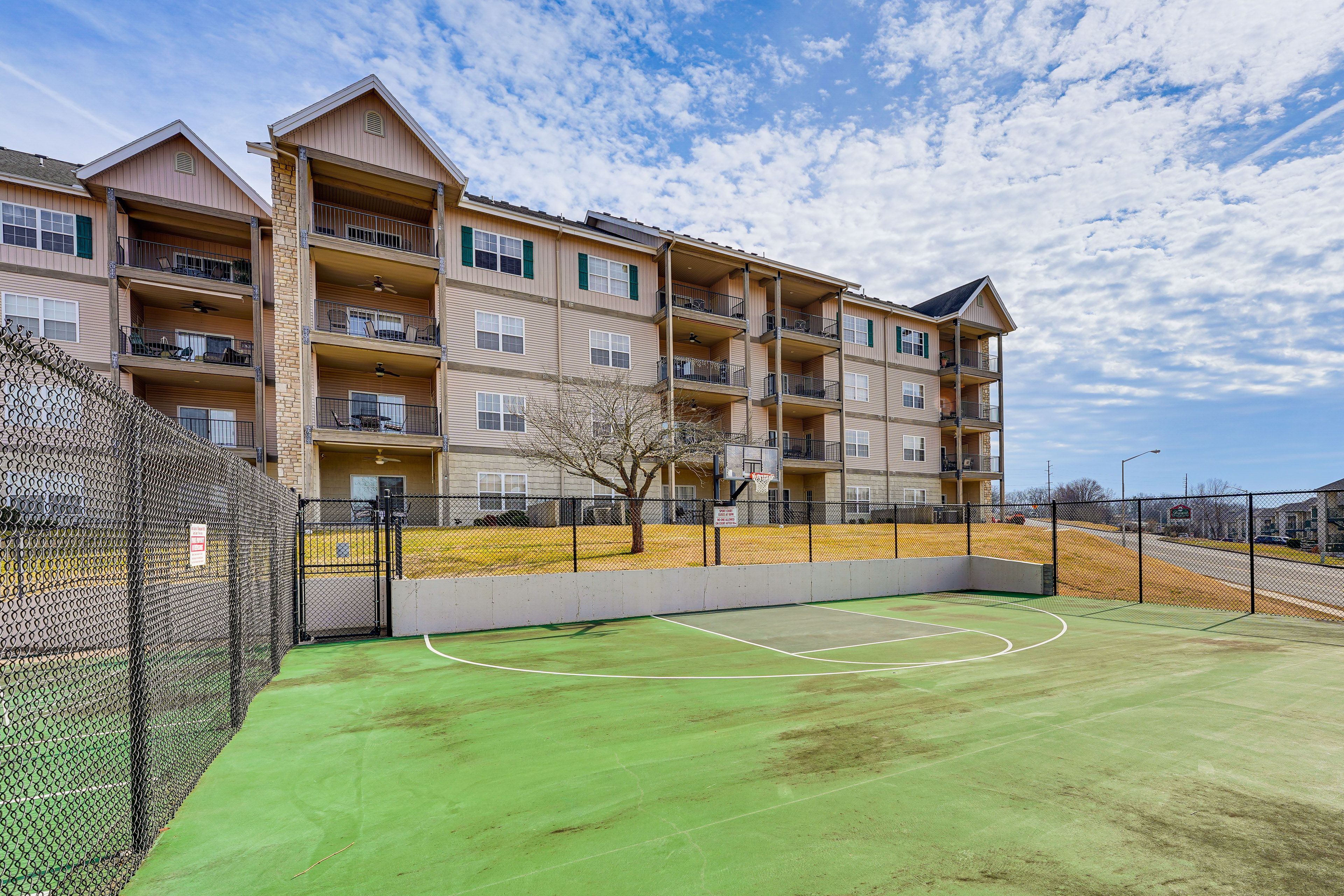 The Royal Links Commuinty Amenities