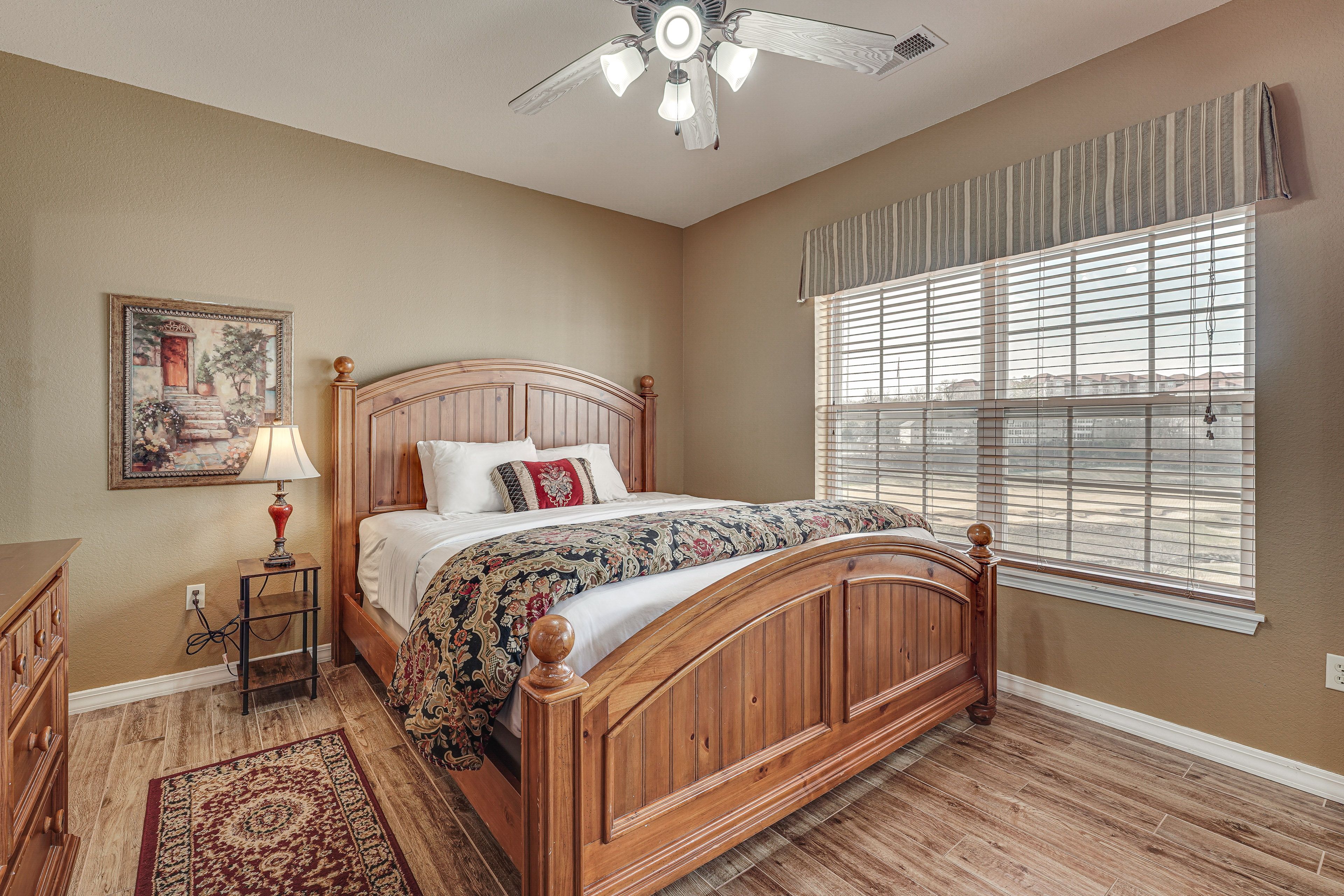 Bedroom 3 | King Bed