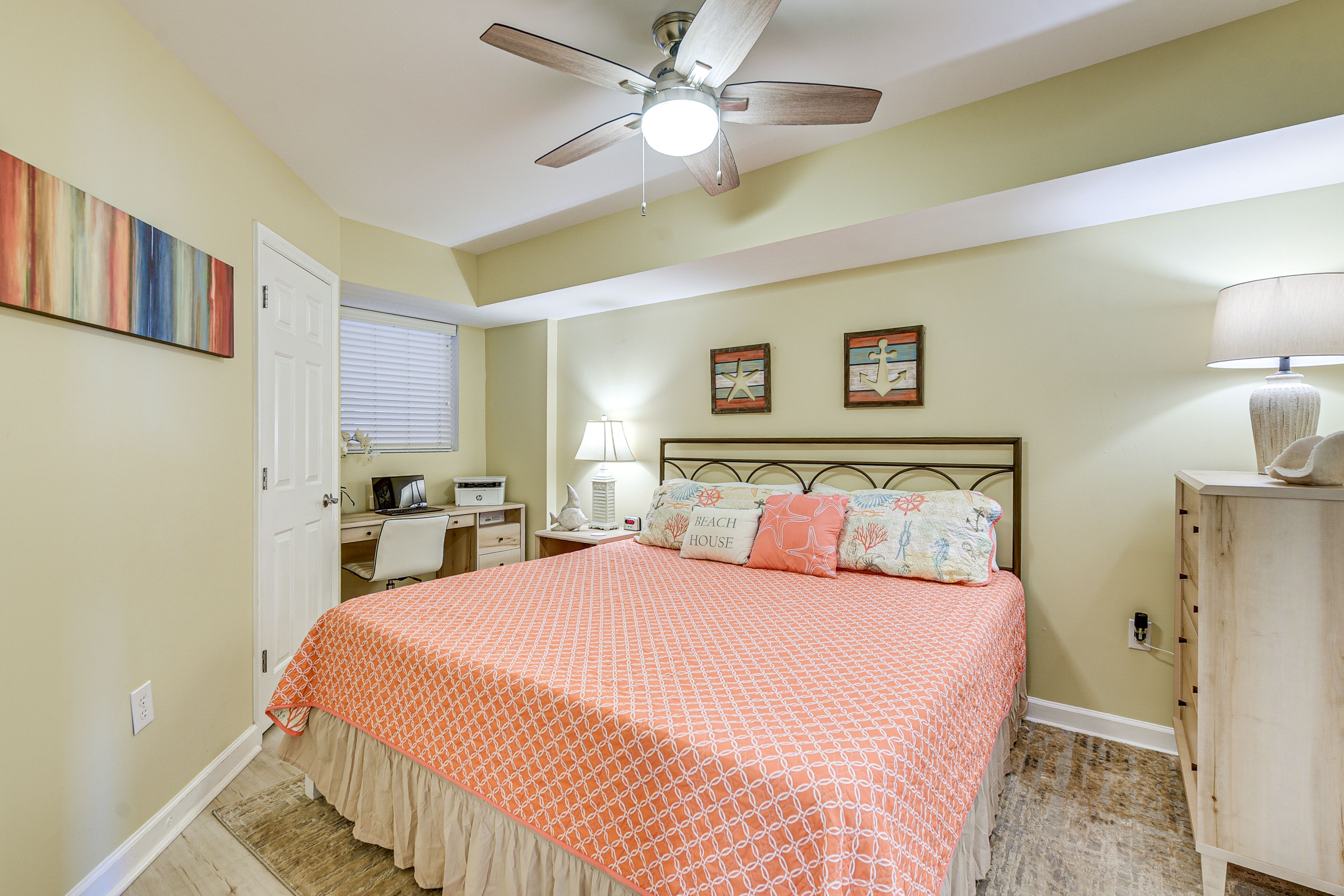 Bedroom 1 | King Bed