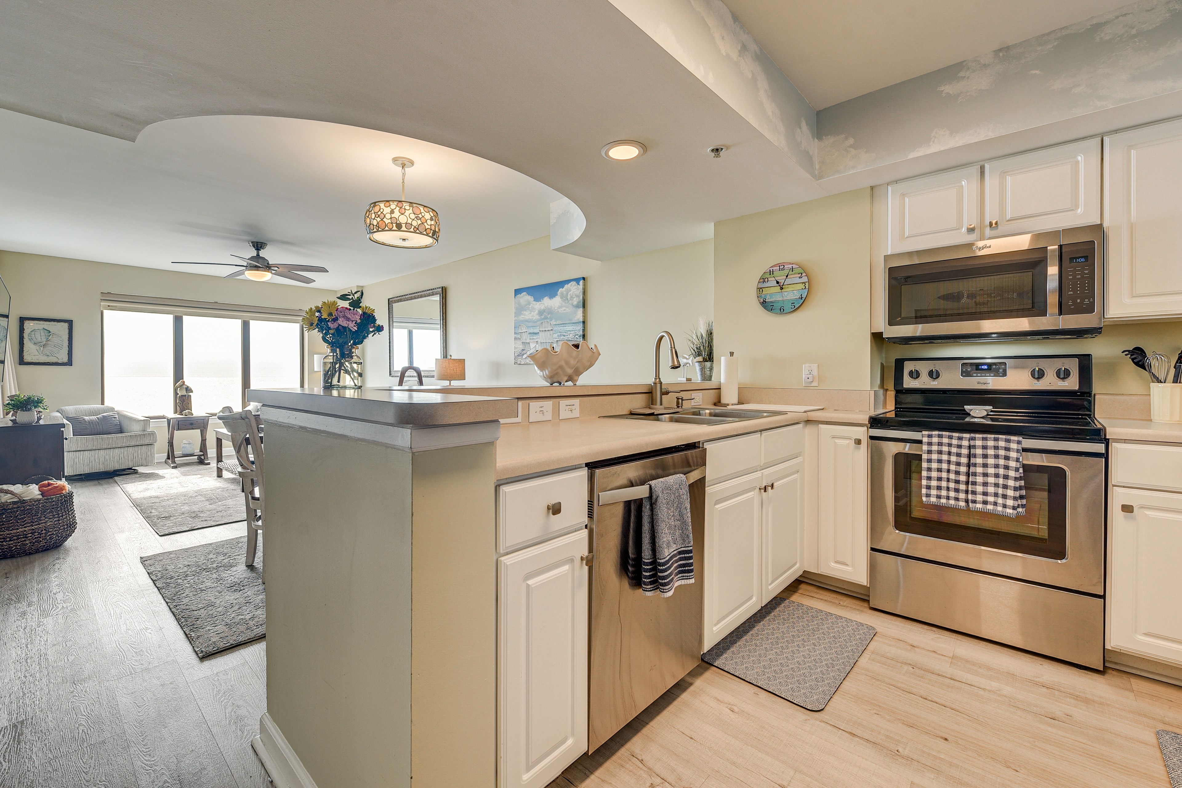 Kitchen | Dual Drip/Keurig Coffee Maker