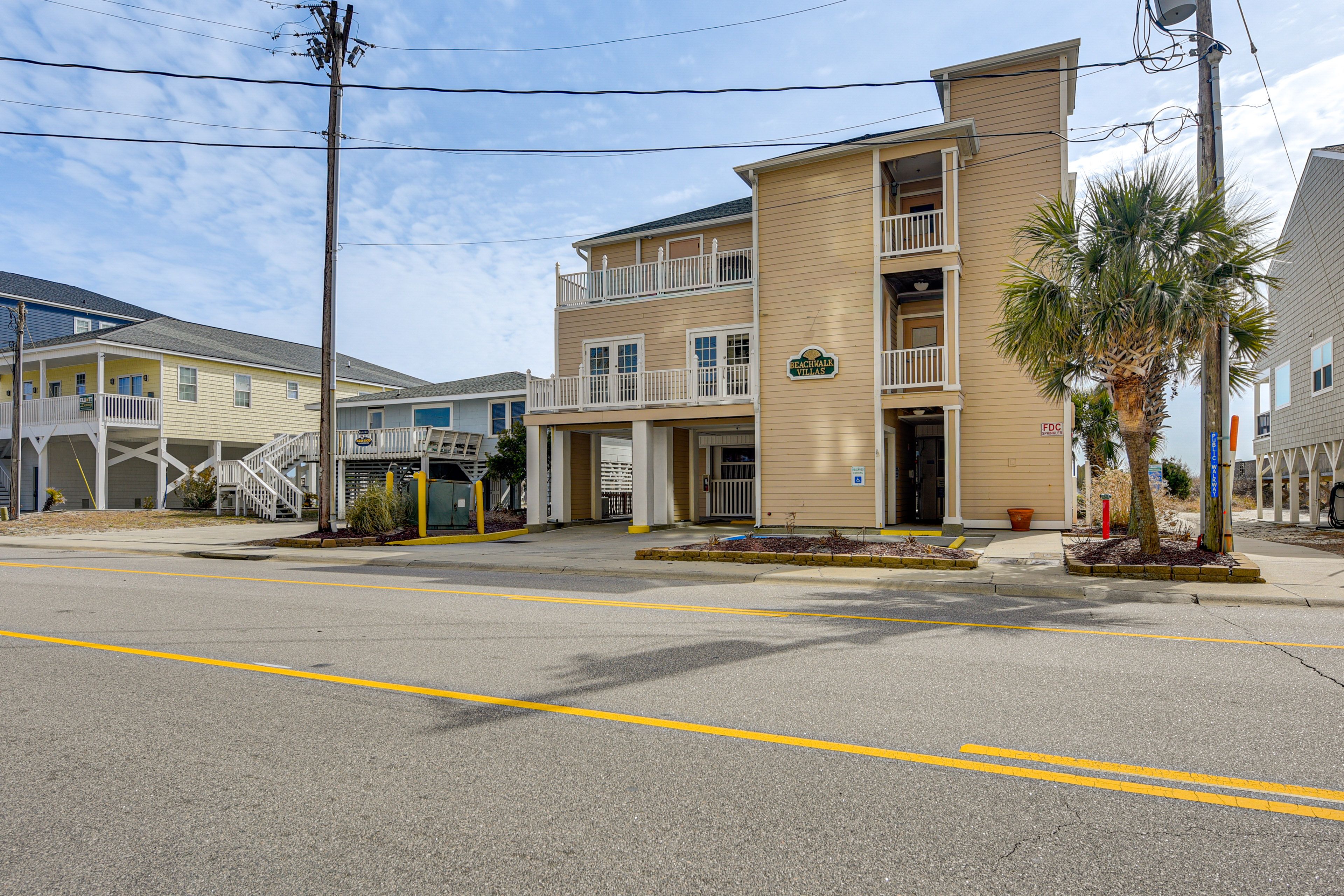 Parking | Community Parking Garage (2 Vehicles)