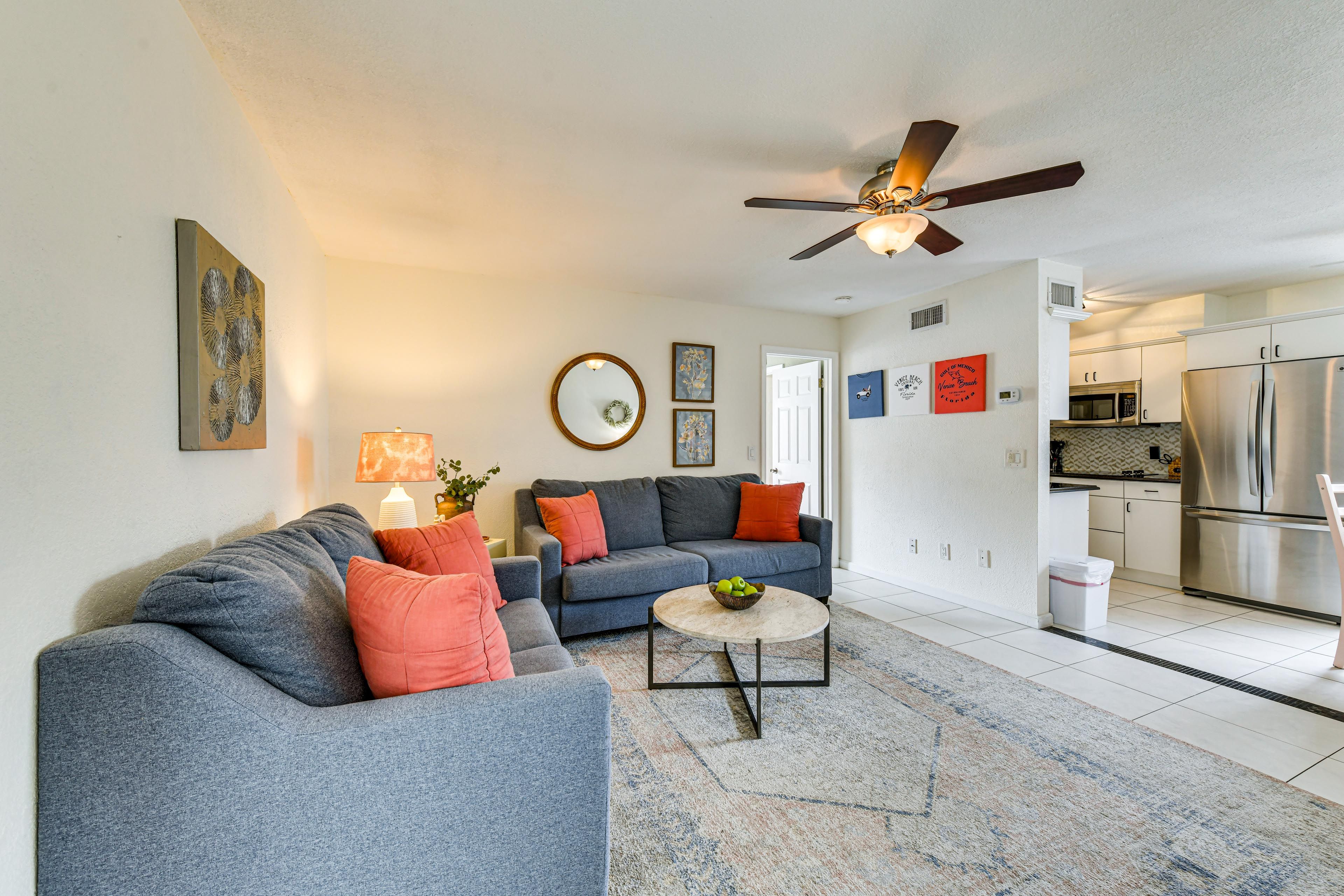 Living Room | Smart TV