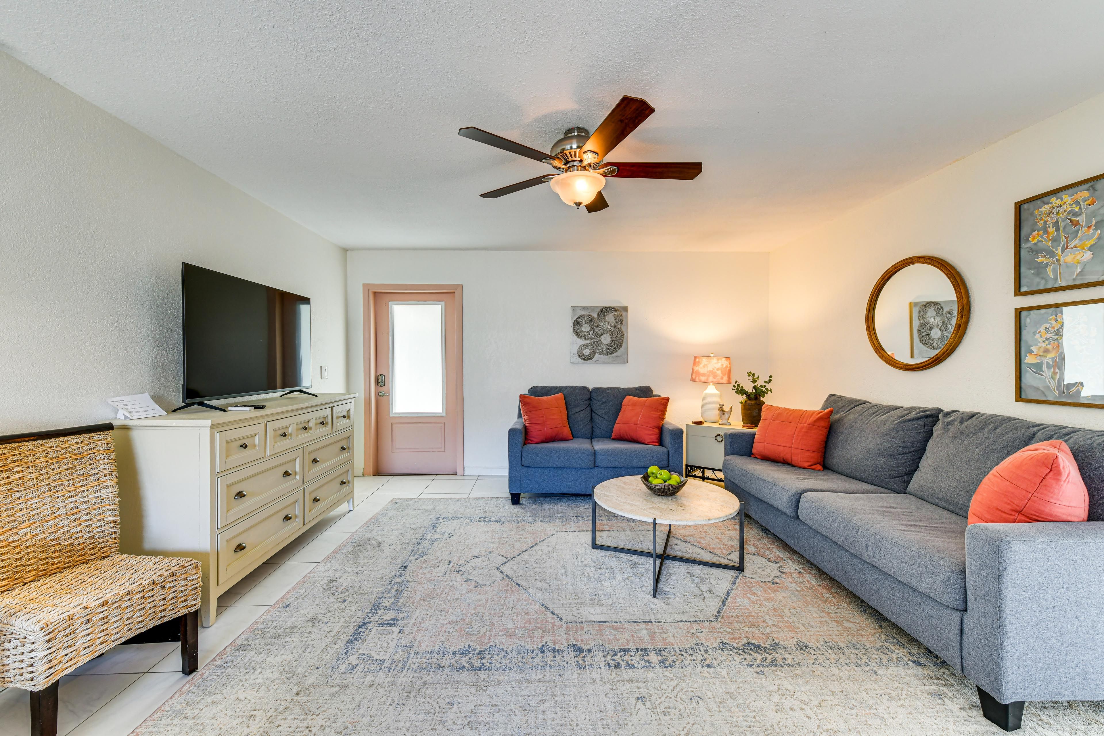 Living Room | Smart TV