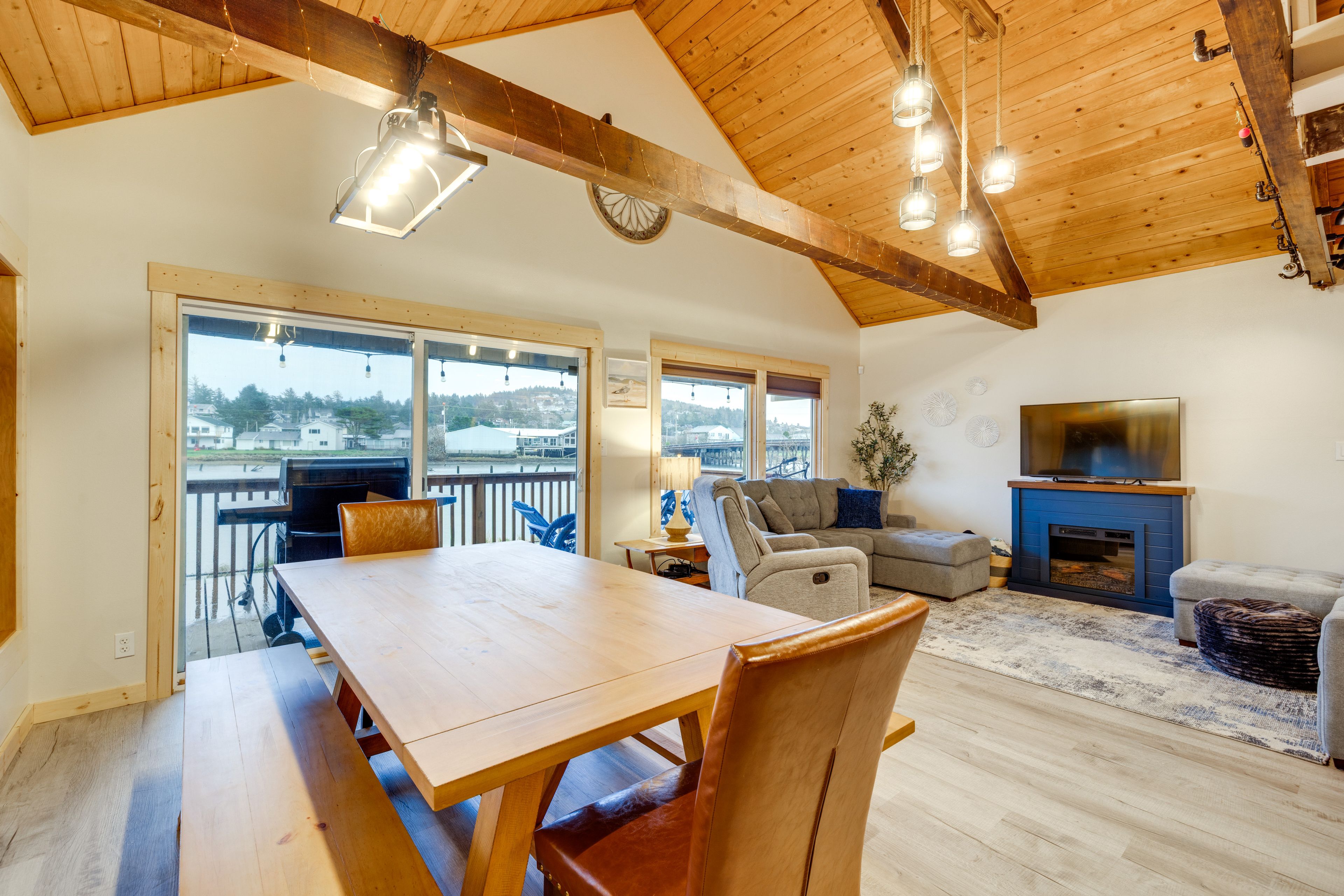 Dining Area | 1st Floor