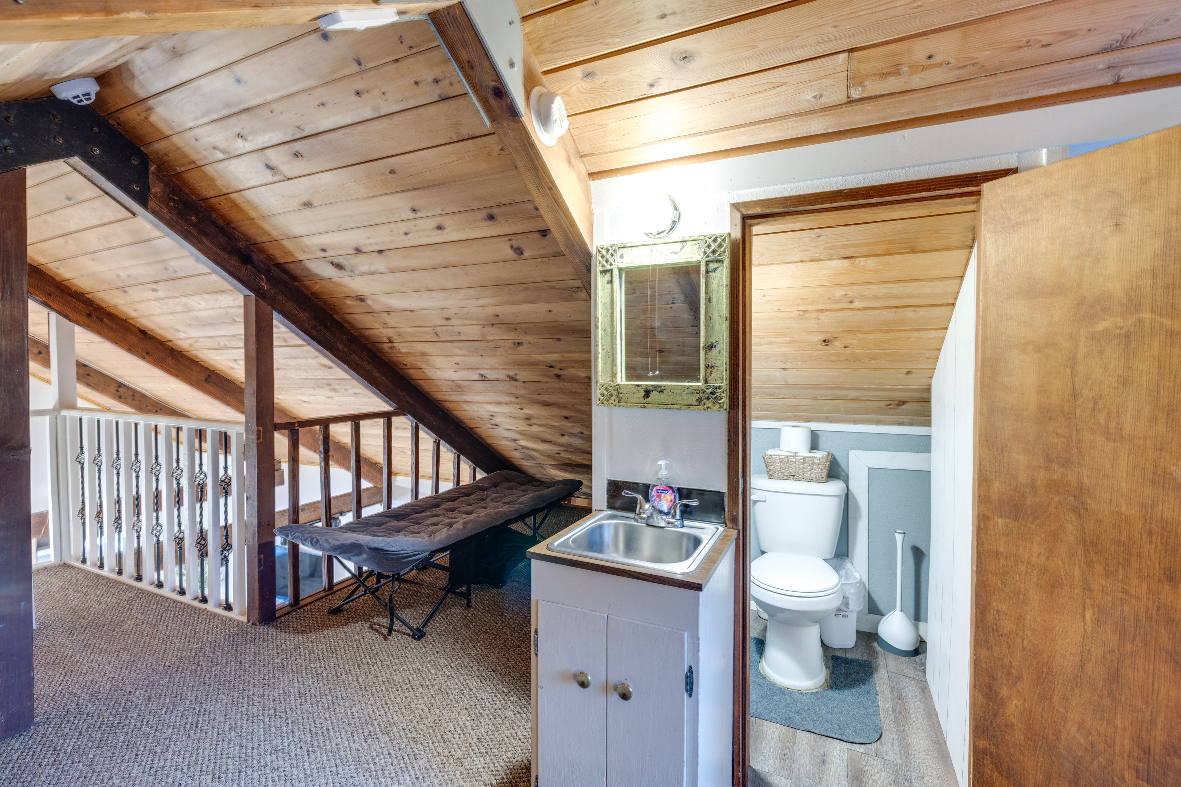 Half Bathroom | 2nd Floor