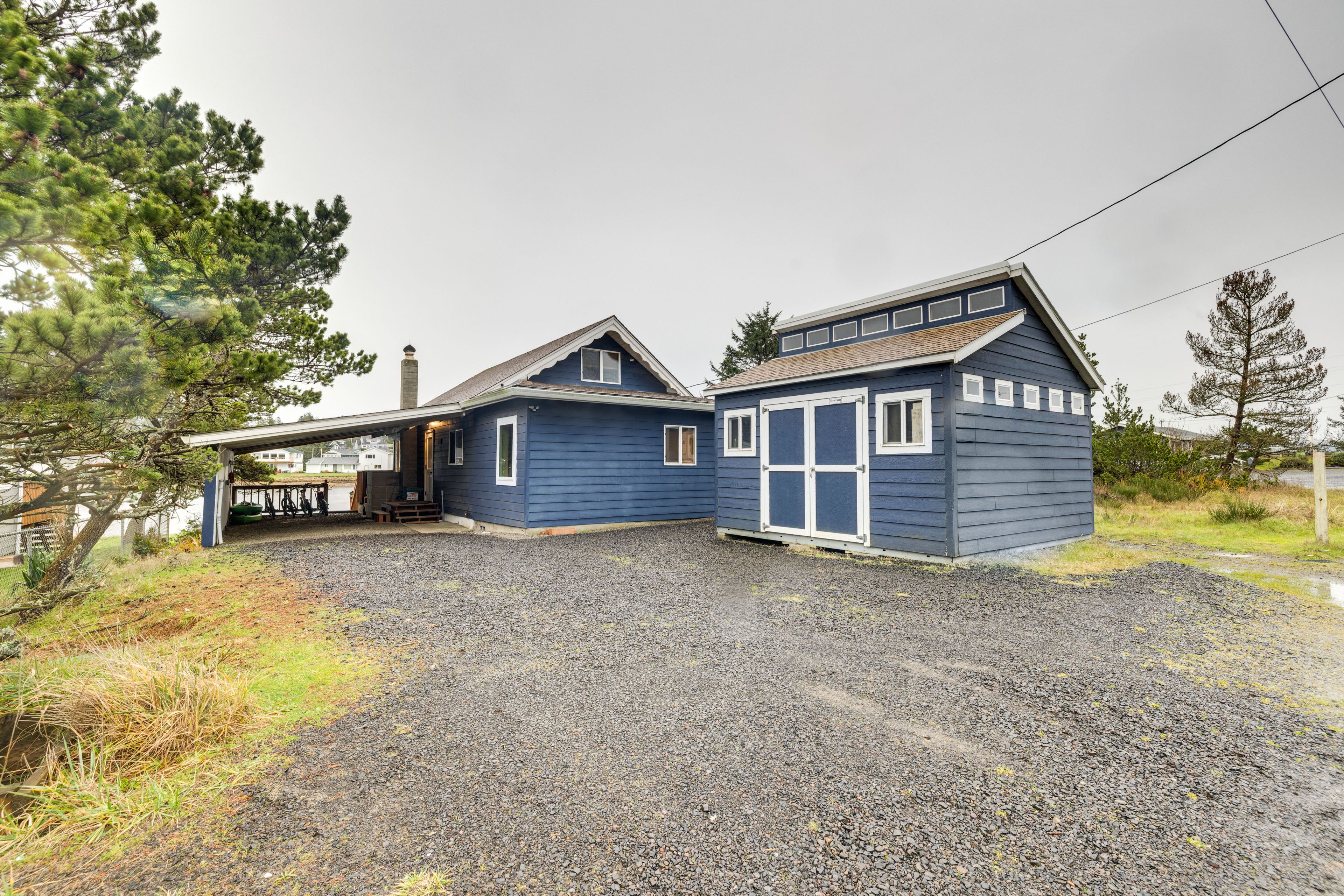 Parking | Driveway/Carport (5 Vehicles)