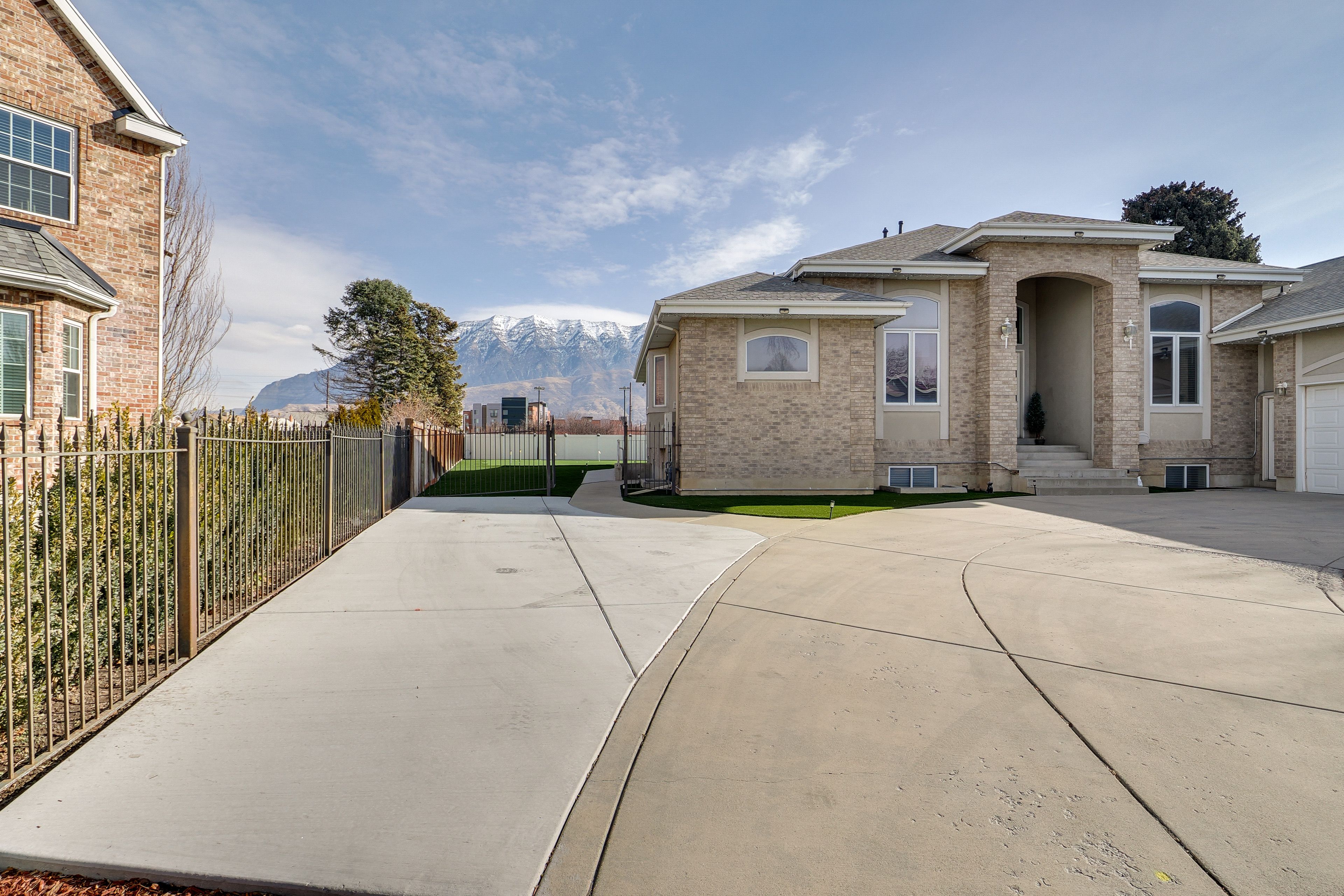 Parking | Left Side of Driveway (2 Vehicles)