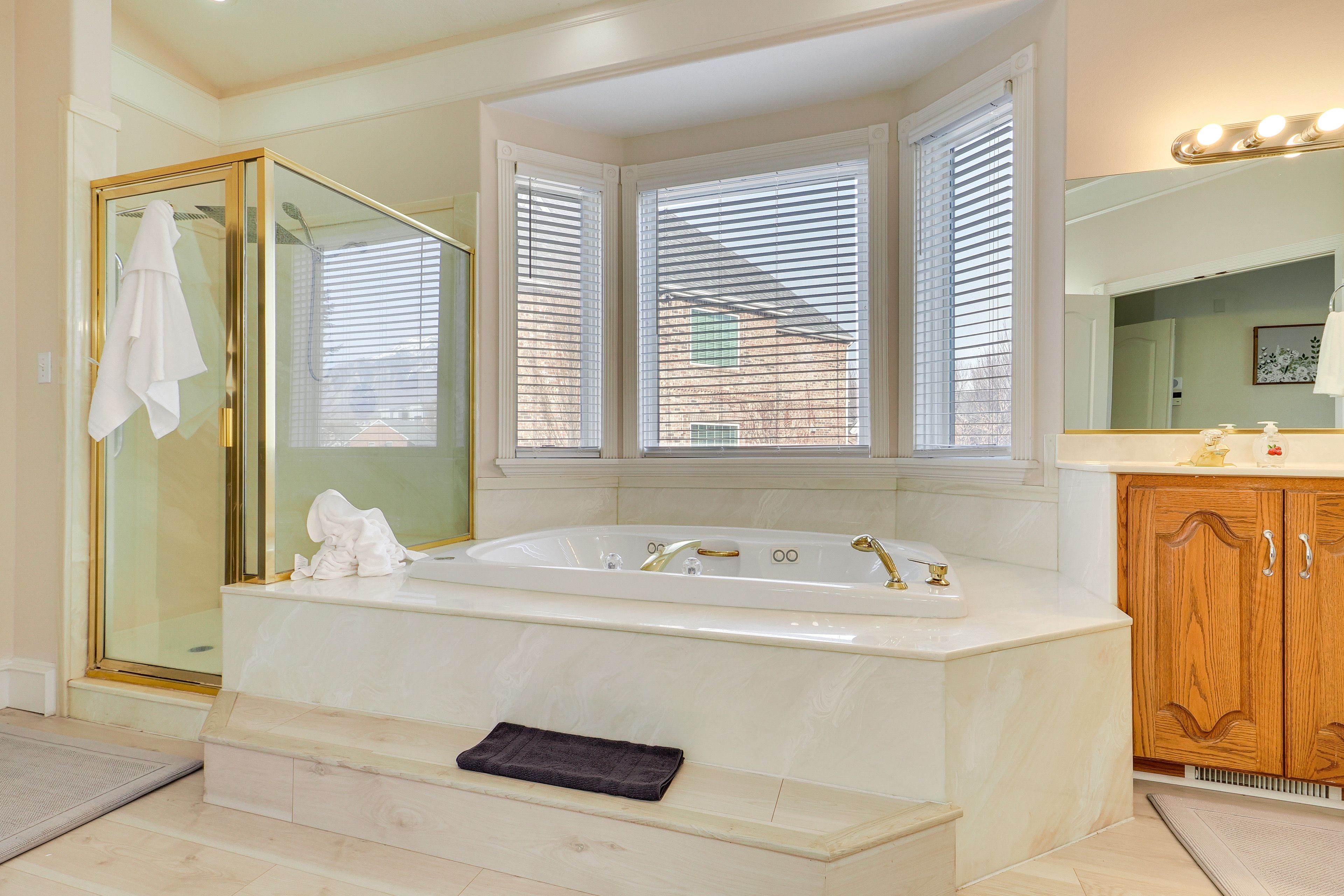 Full Bathroom | Main Level