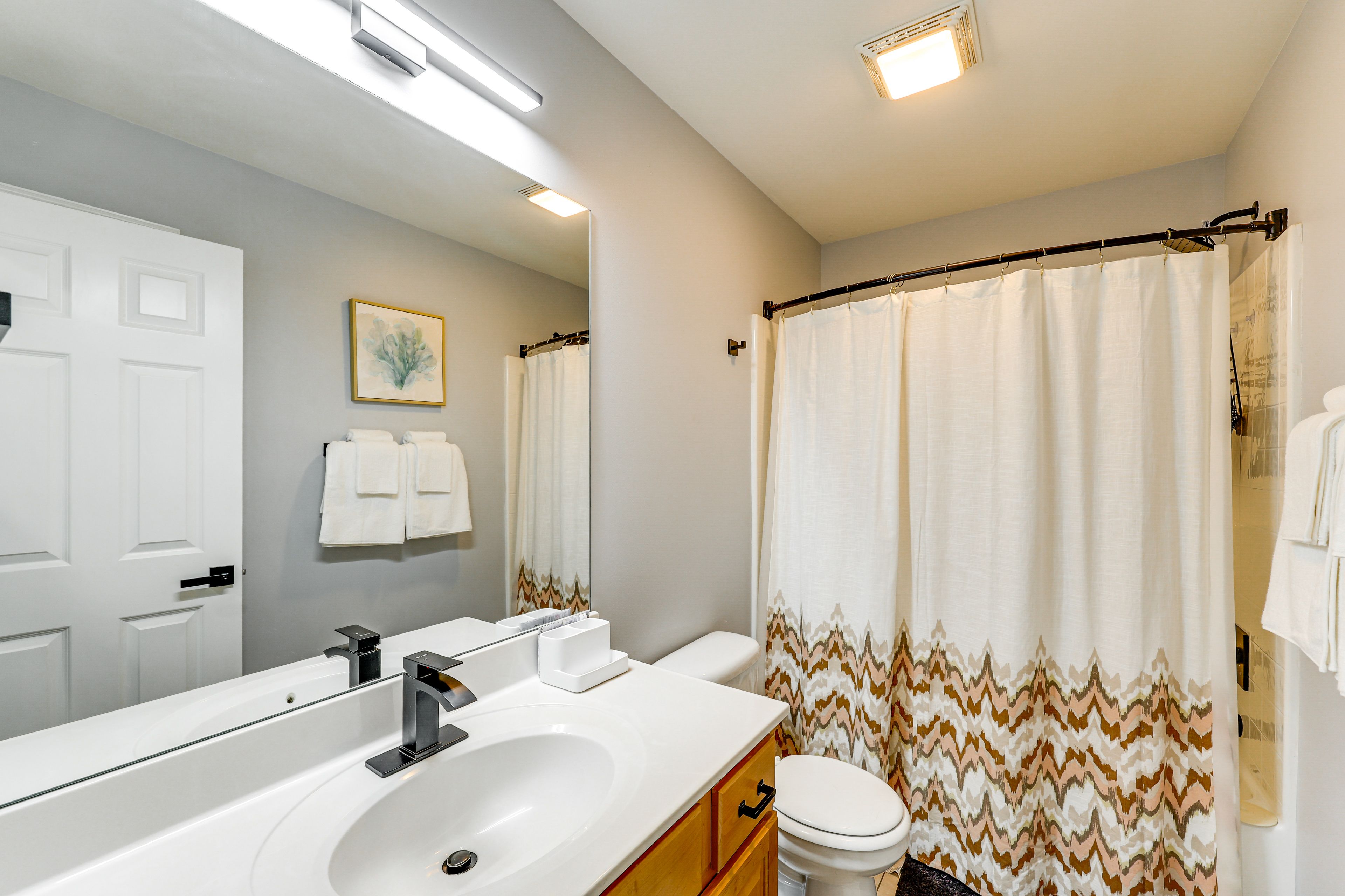 Bathroom | 2nd Floor