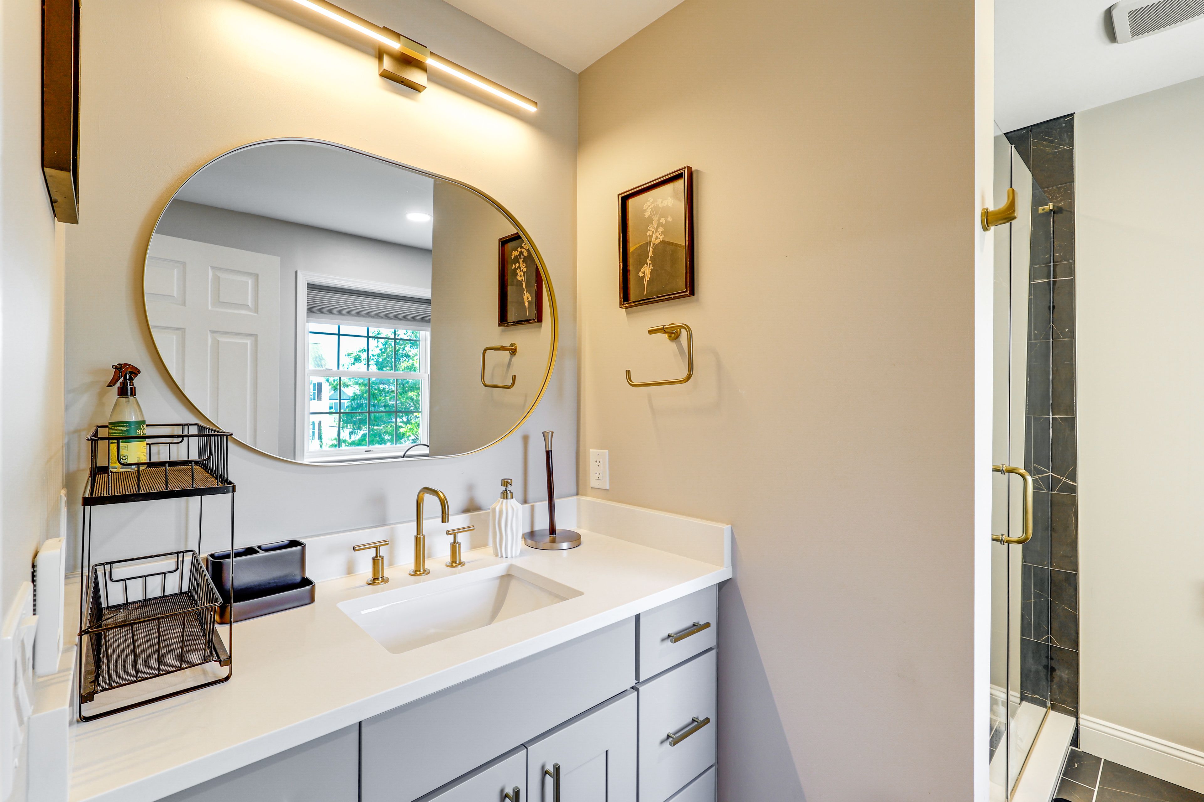 En-Suite Bathroom | 2nd Floor