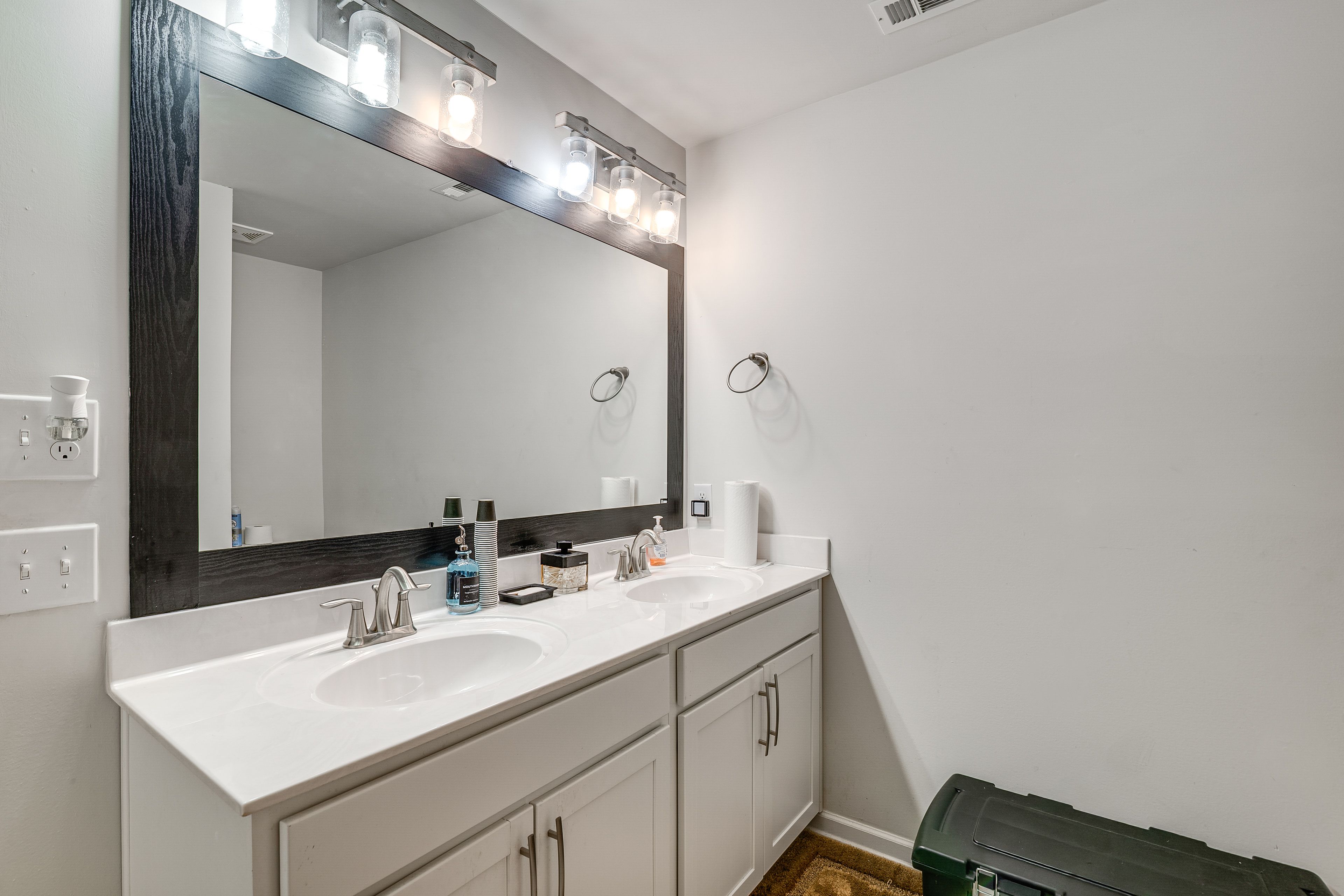 En-Suite Bathroom | 2nd Floor