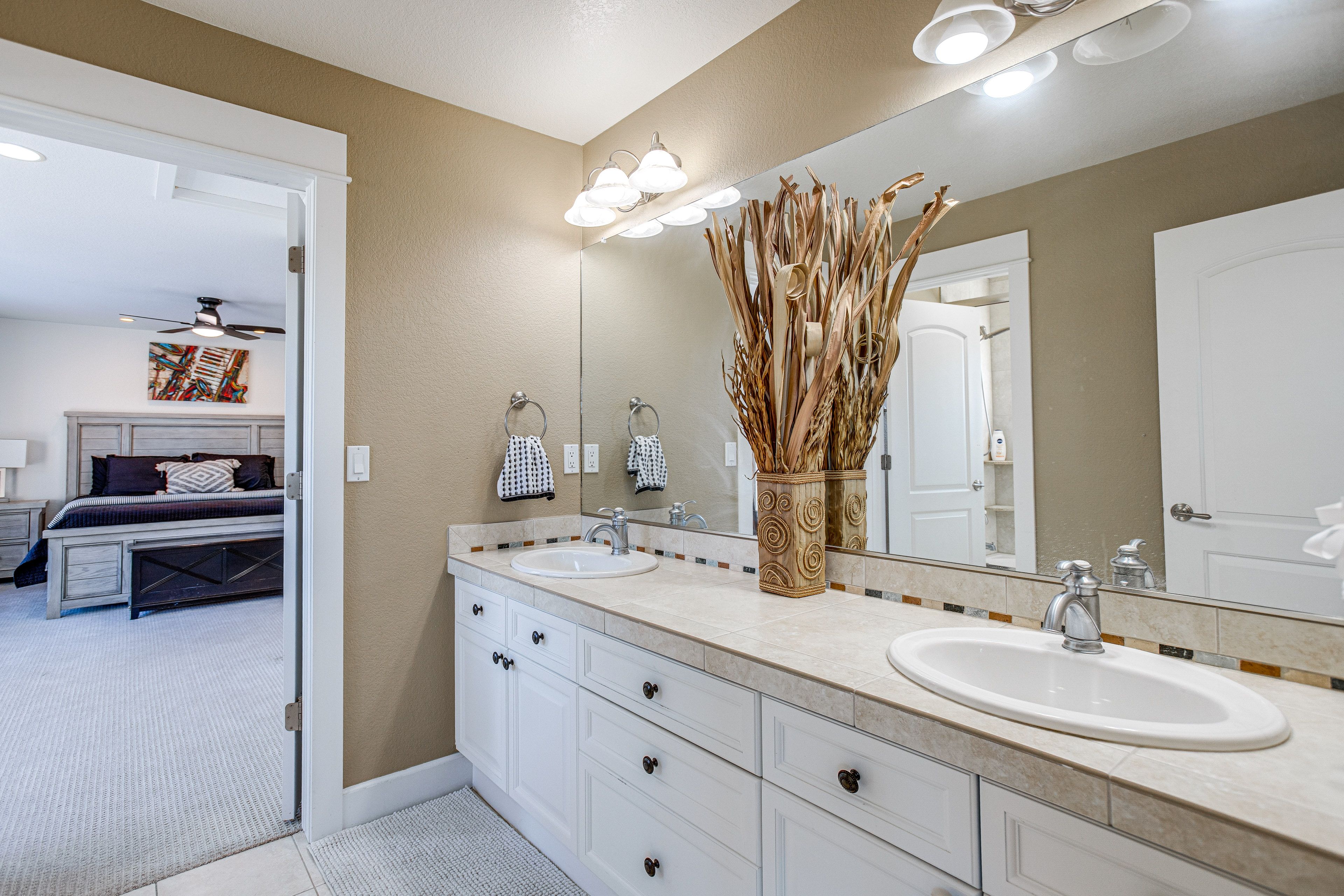 Jack-and-Jill Bathroom | 2nd Floor