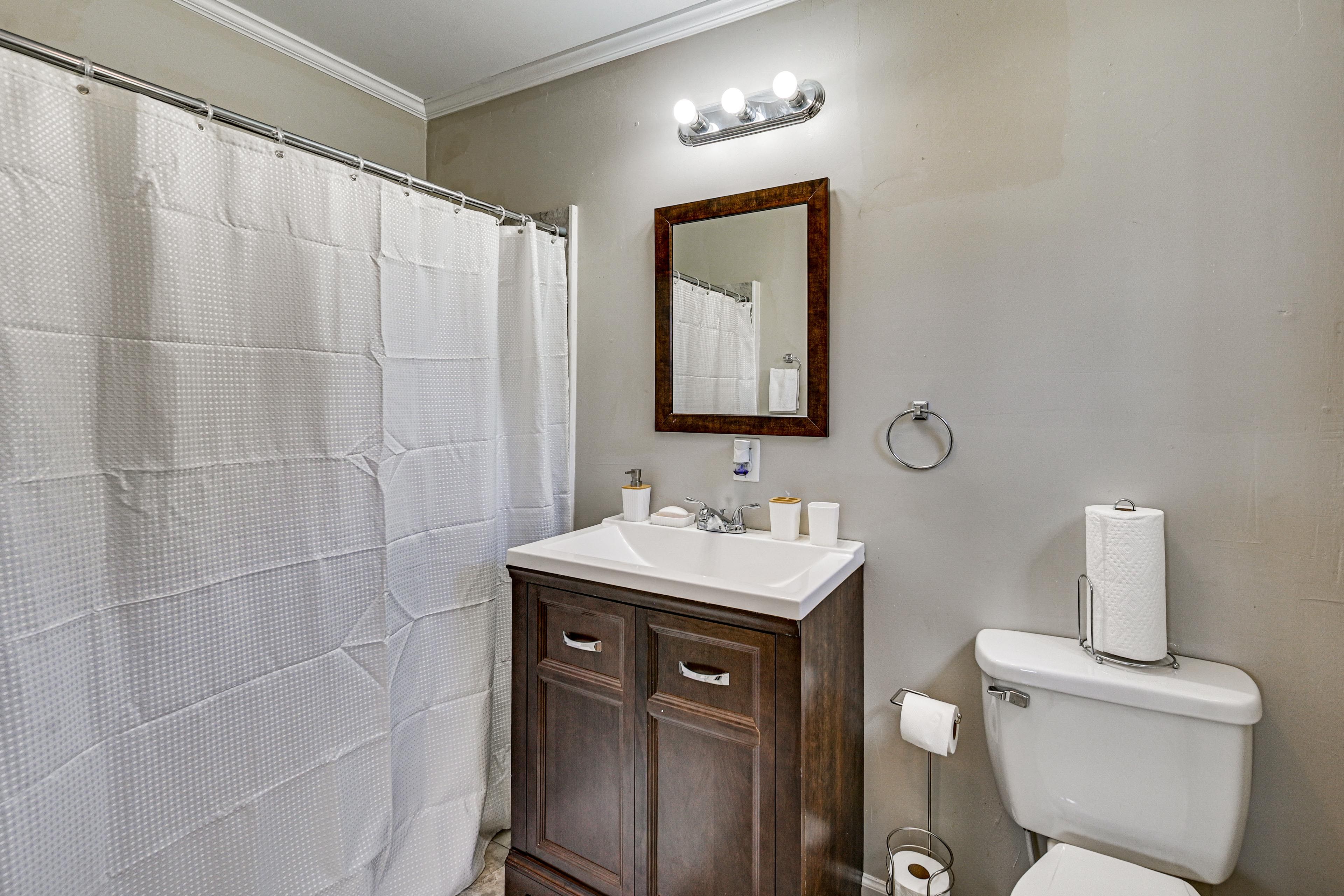 Full Bathroom