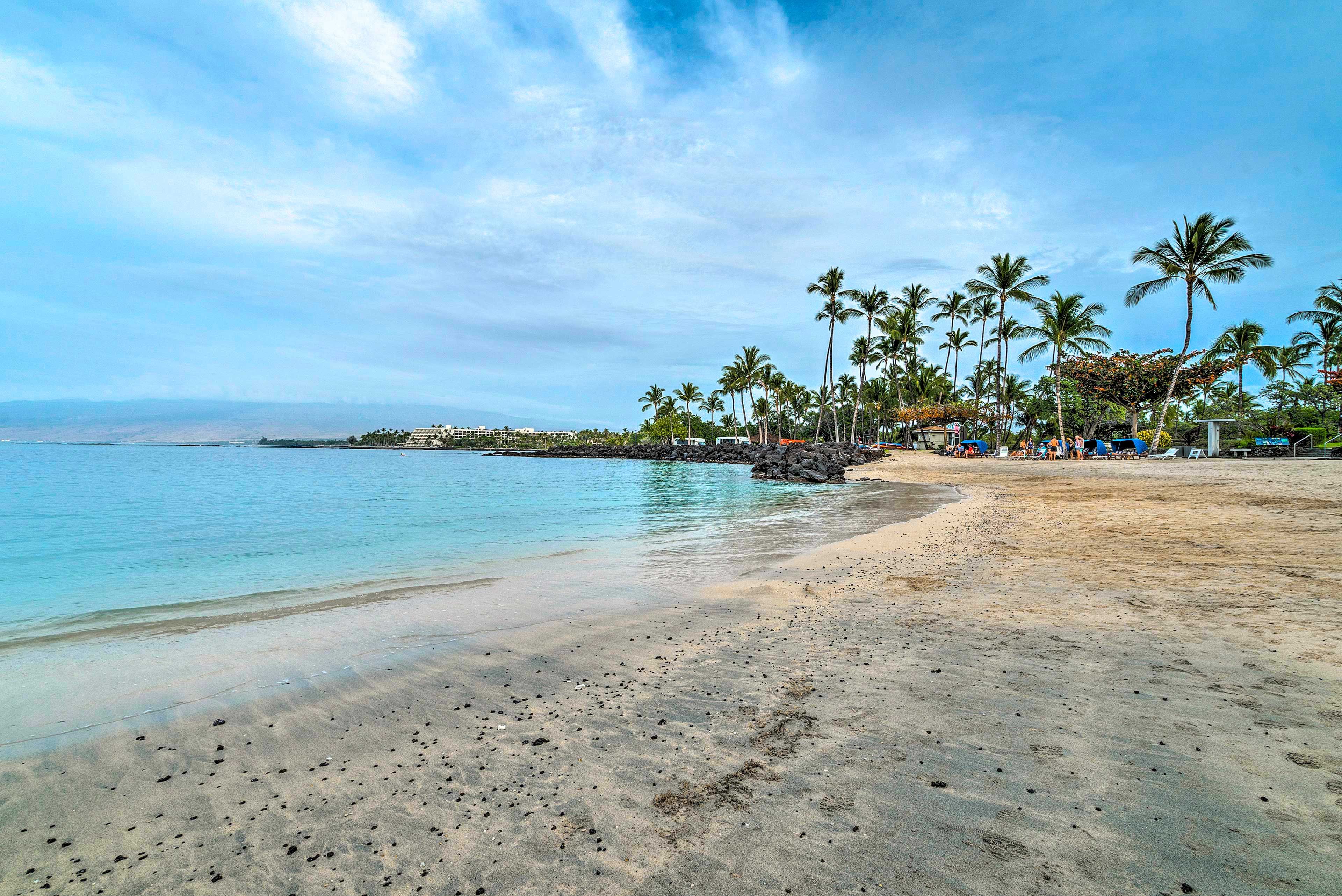 1 Mi to Private Beach Club
