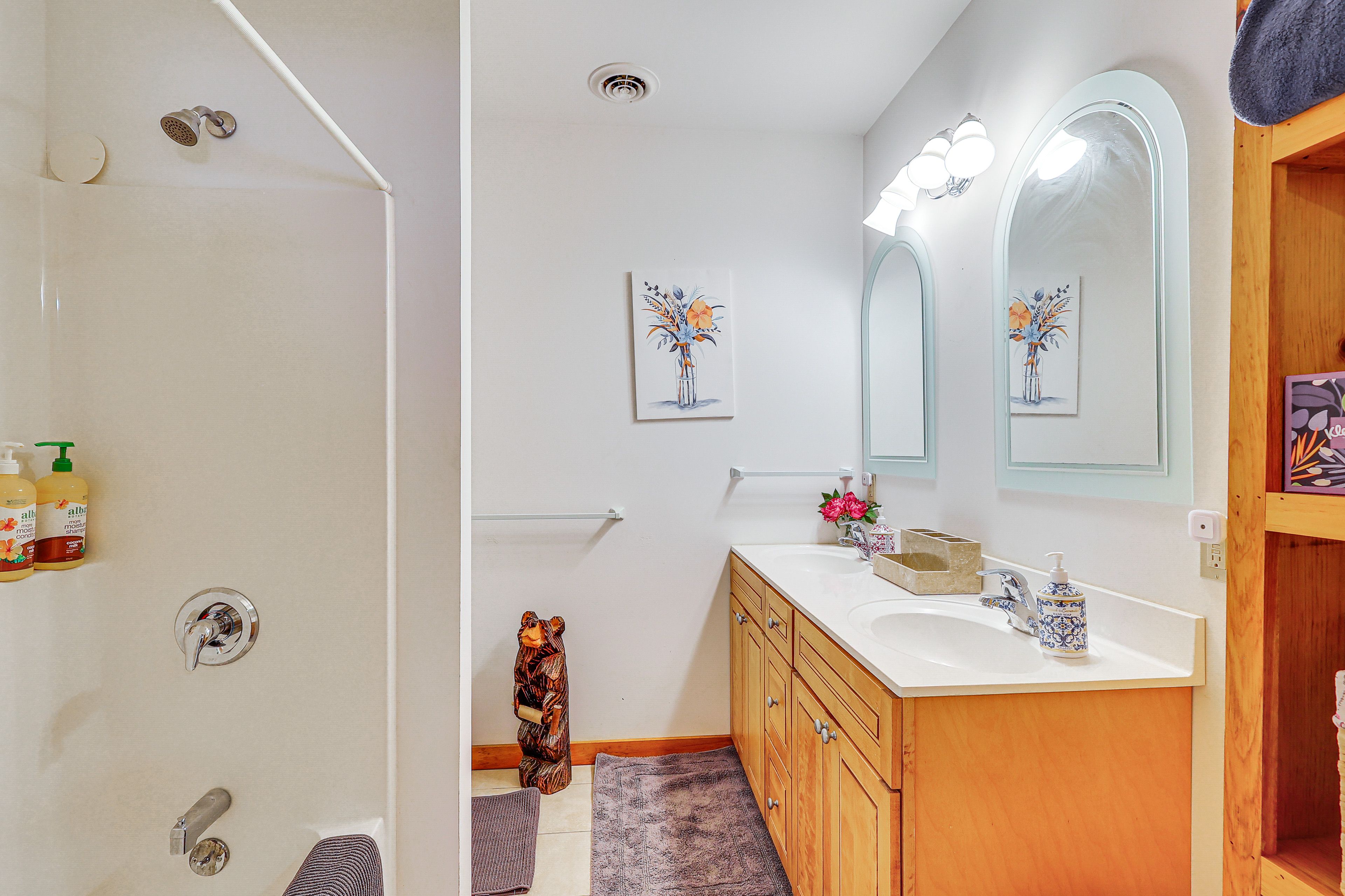 Full Bathroom | 1st Floor