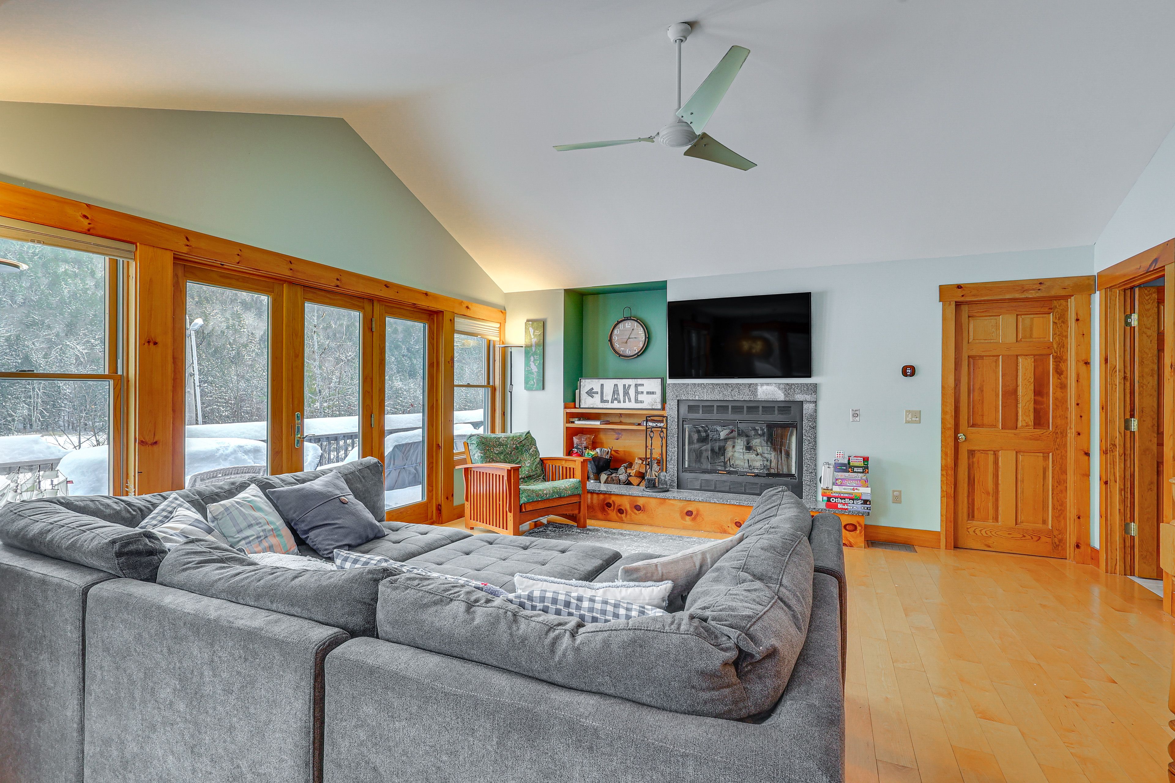 Main Living Area | Smart TV | Board Games