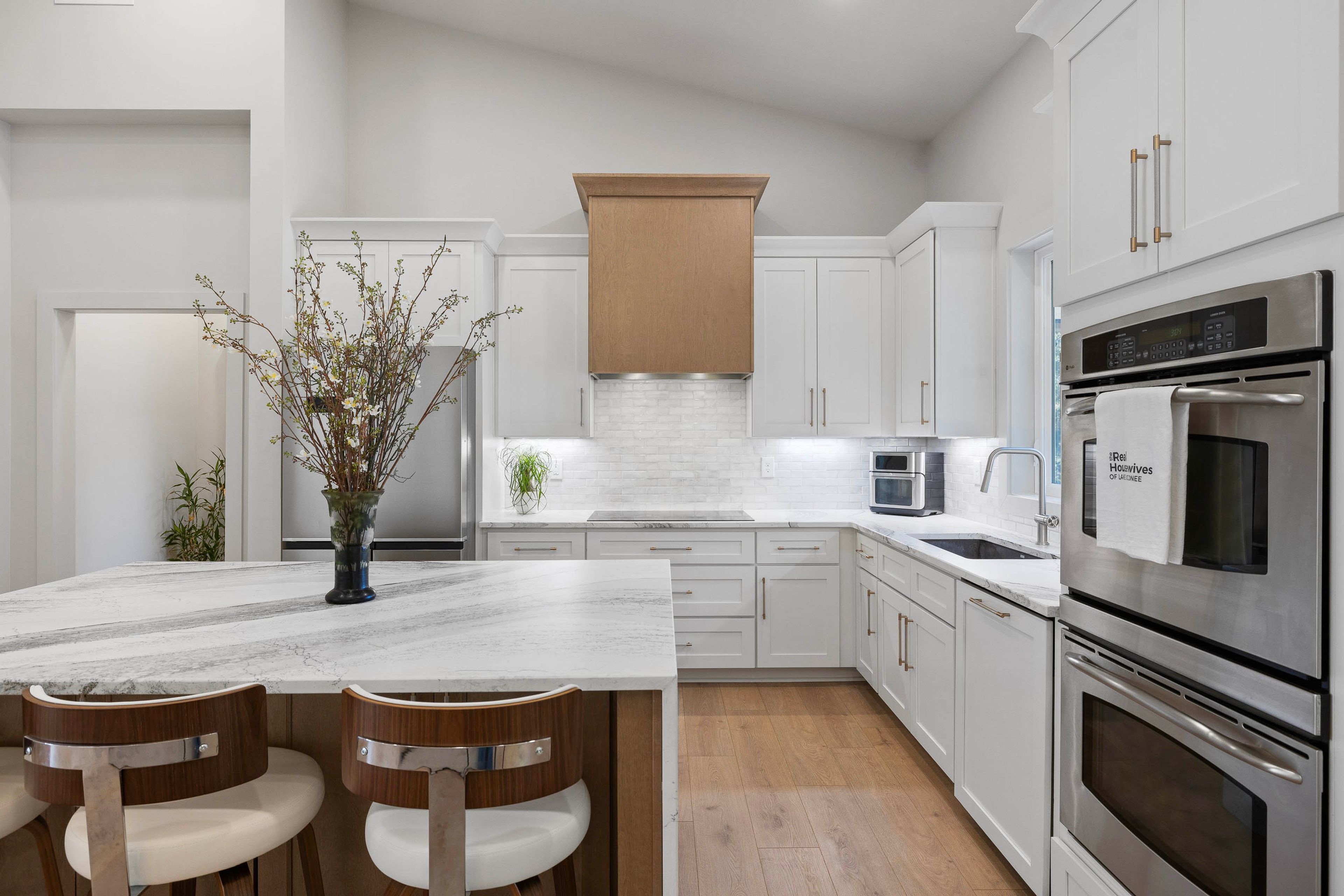 Kitchen | Main Floor