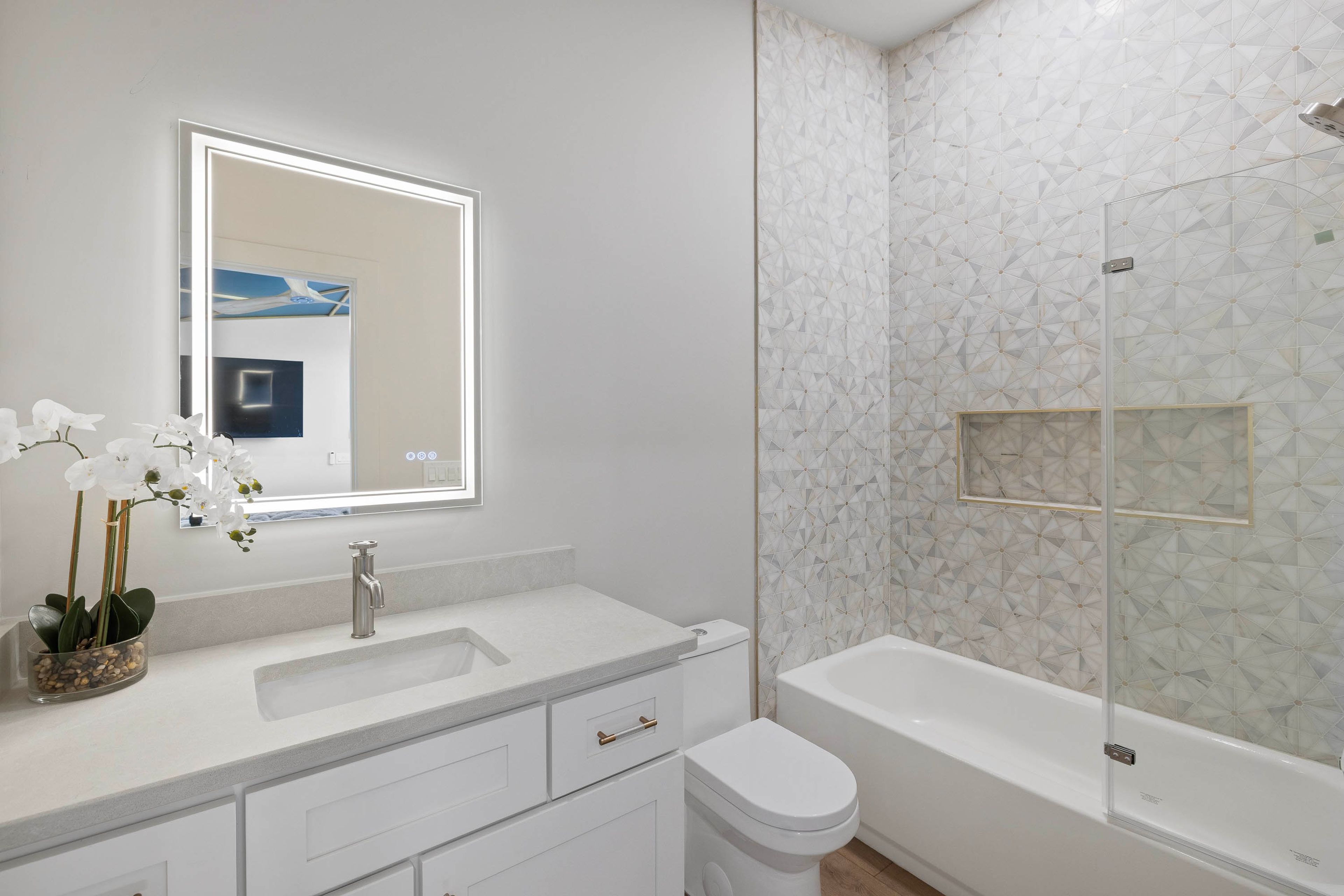 Bathroom | Upper Floor