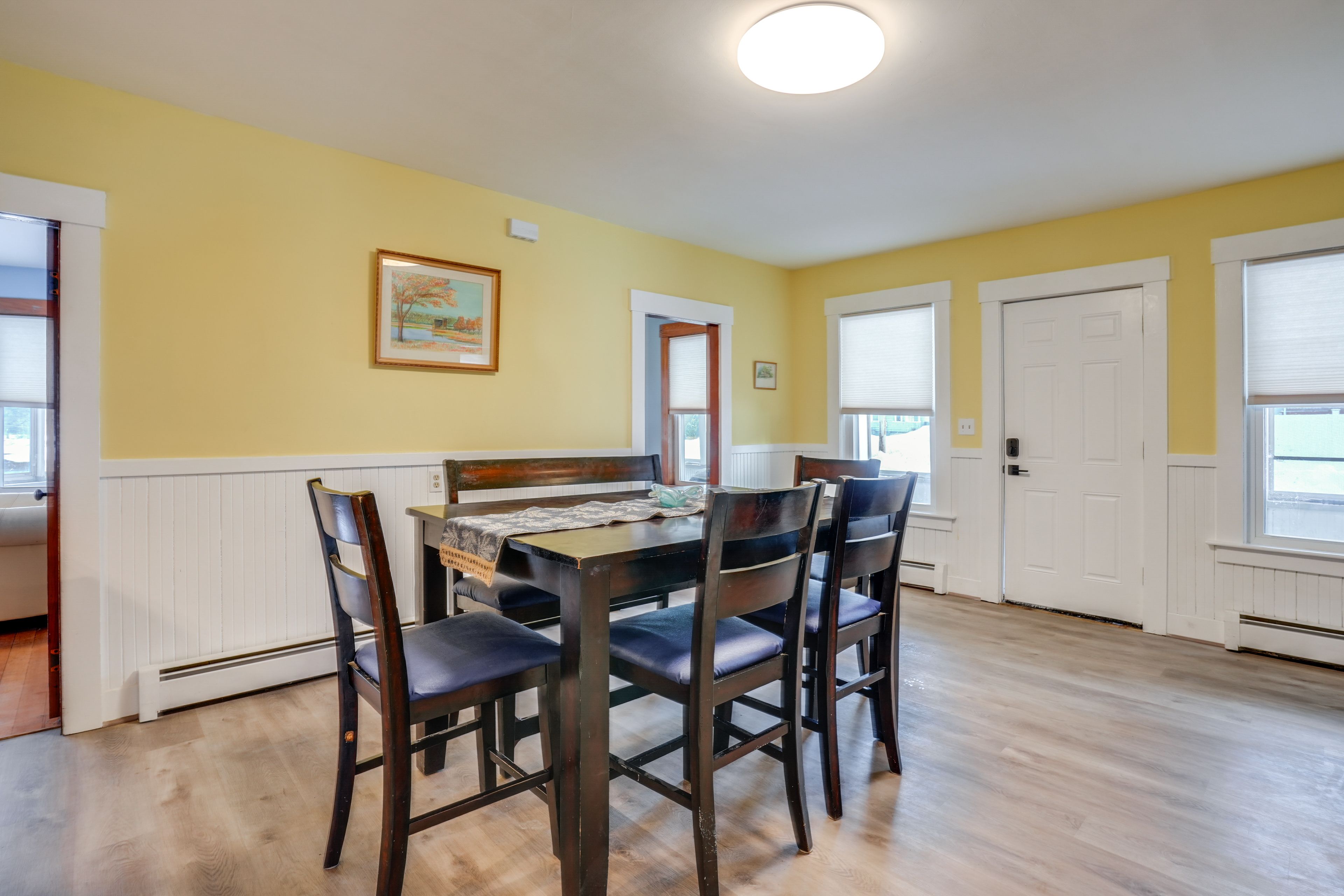 Kitchen & Dining Area