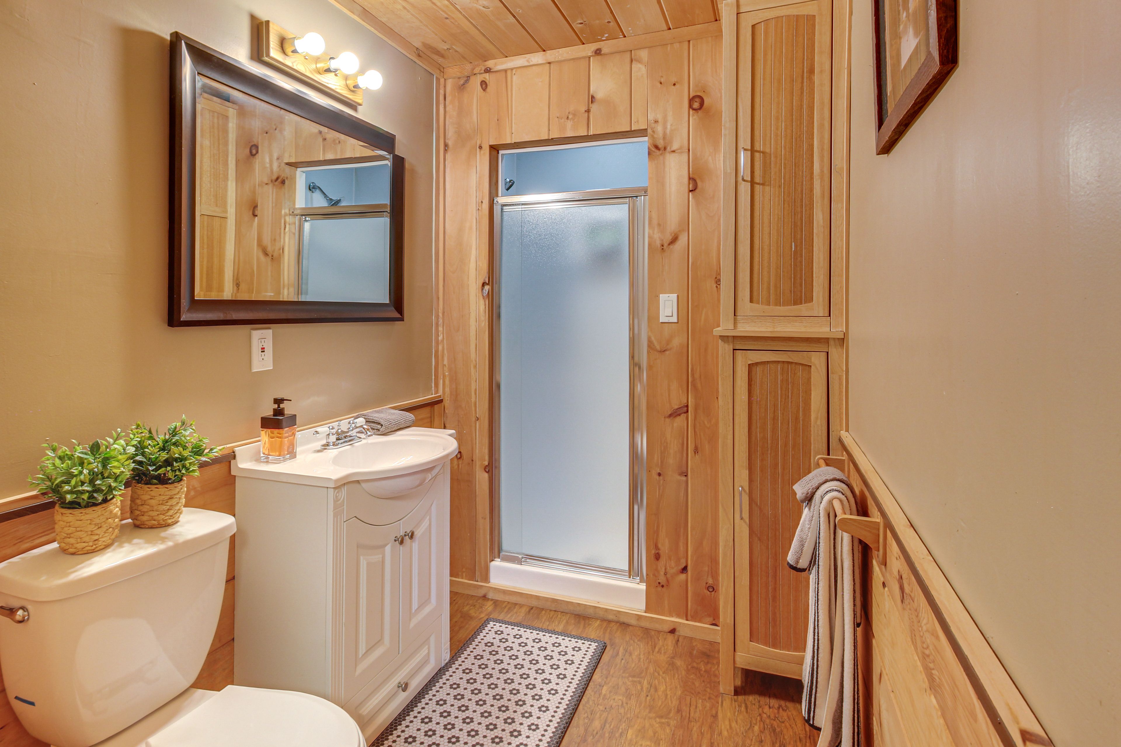 Full Bathroom | Lower Level