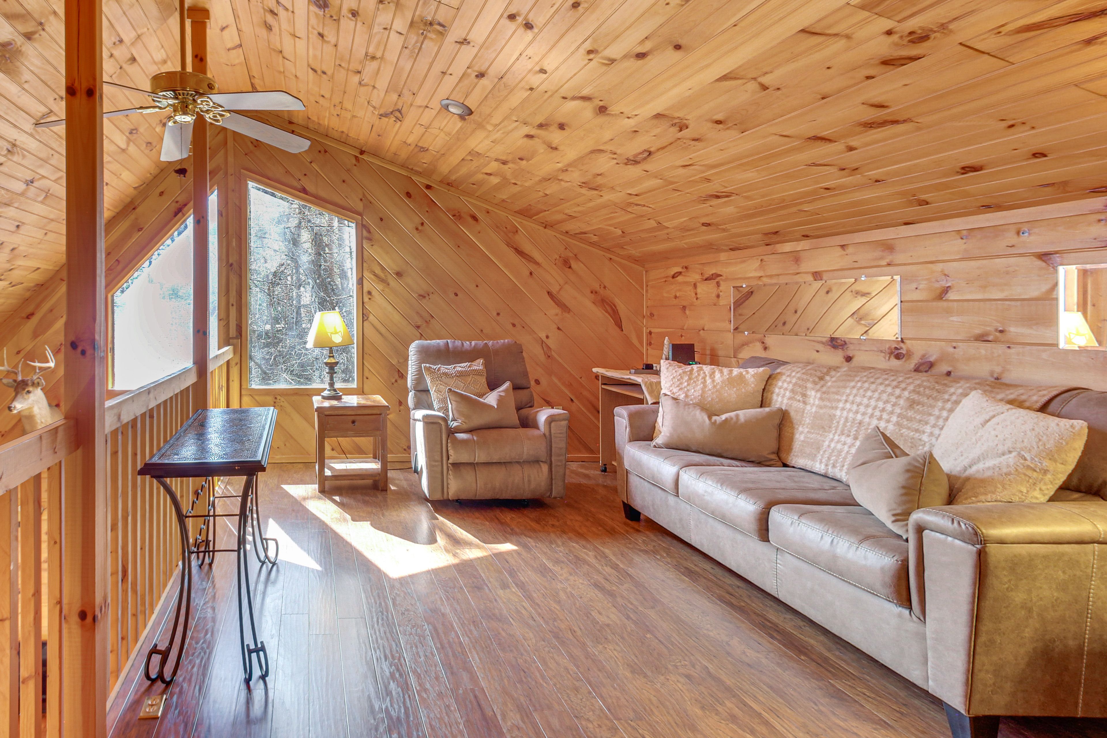 Loft | Sitting Area | 2nd Floor