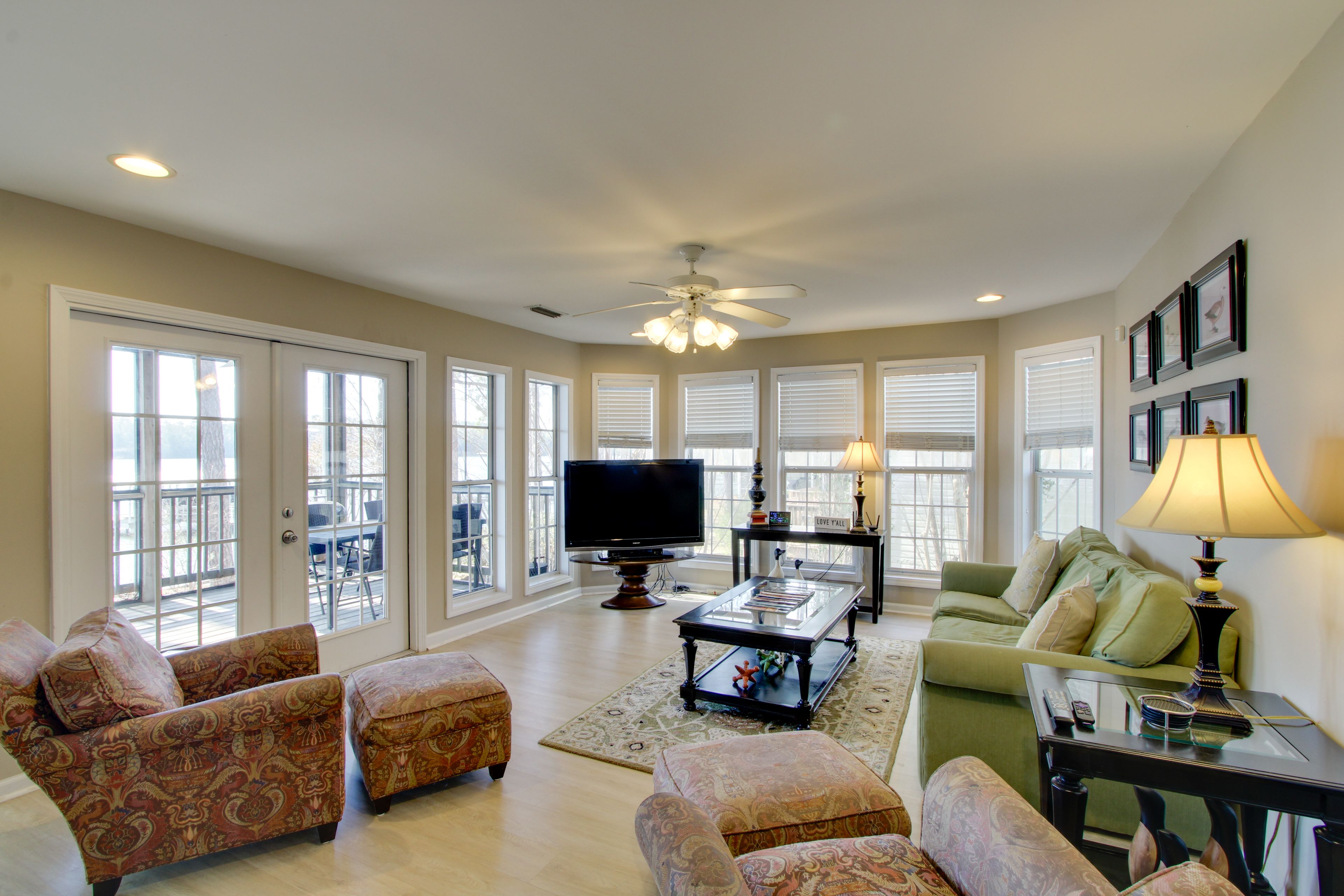 Interior | Central Heating & A/C | In-Unit Laundry