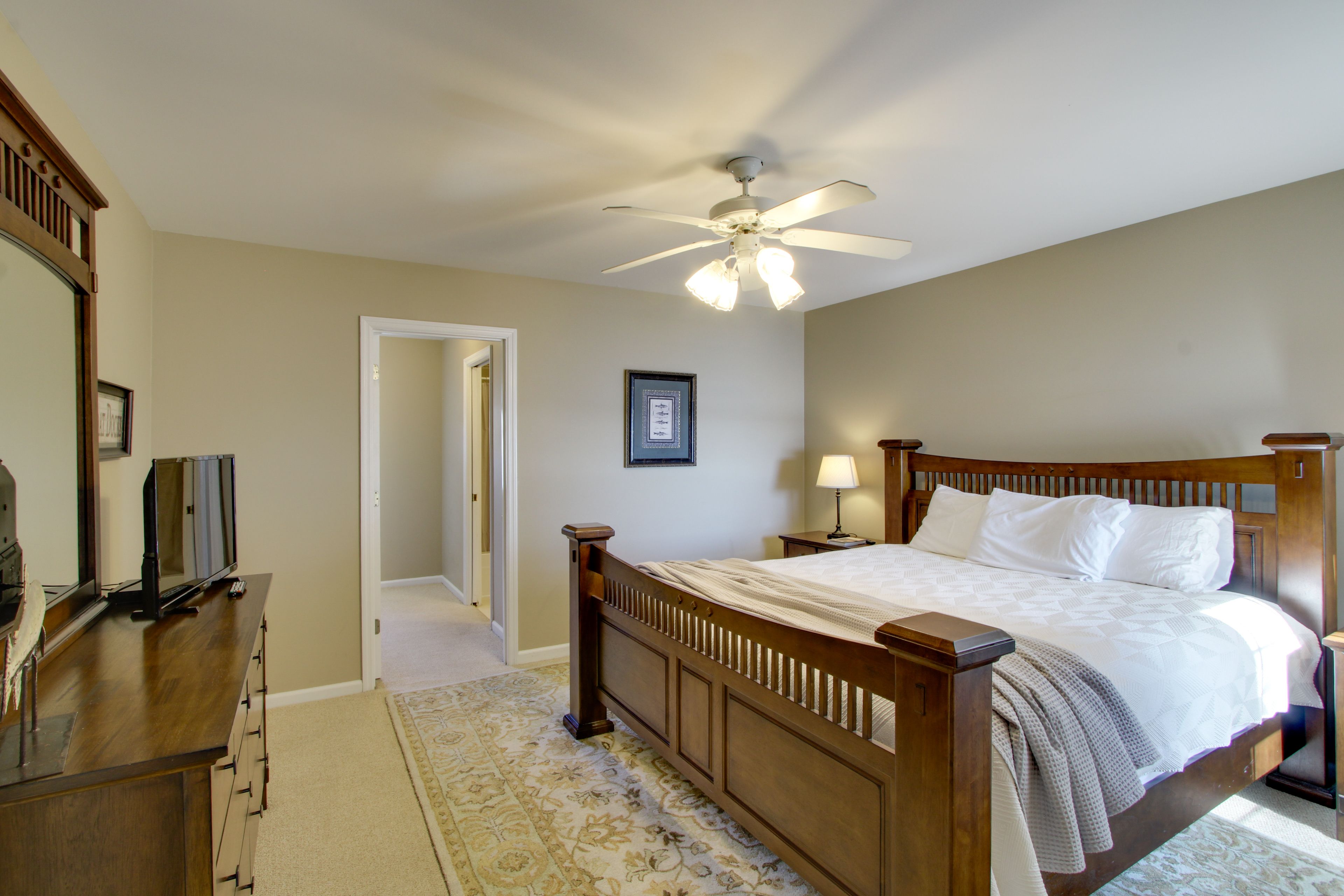 Bedroom 2 | 2nd Floor | King Bed