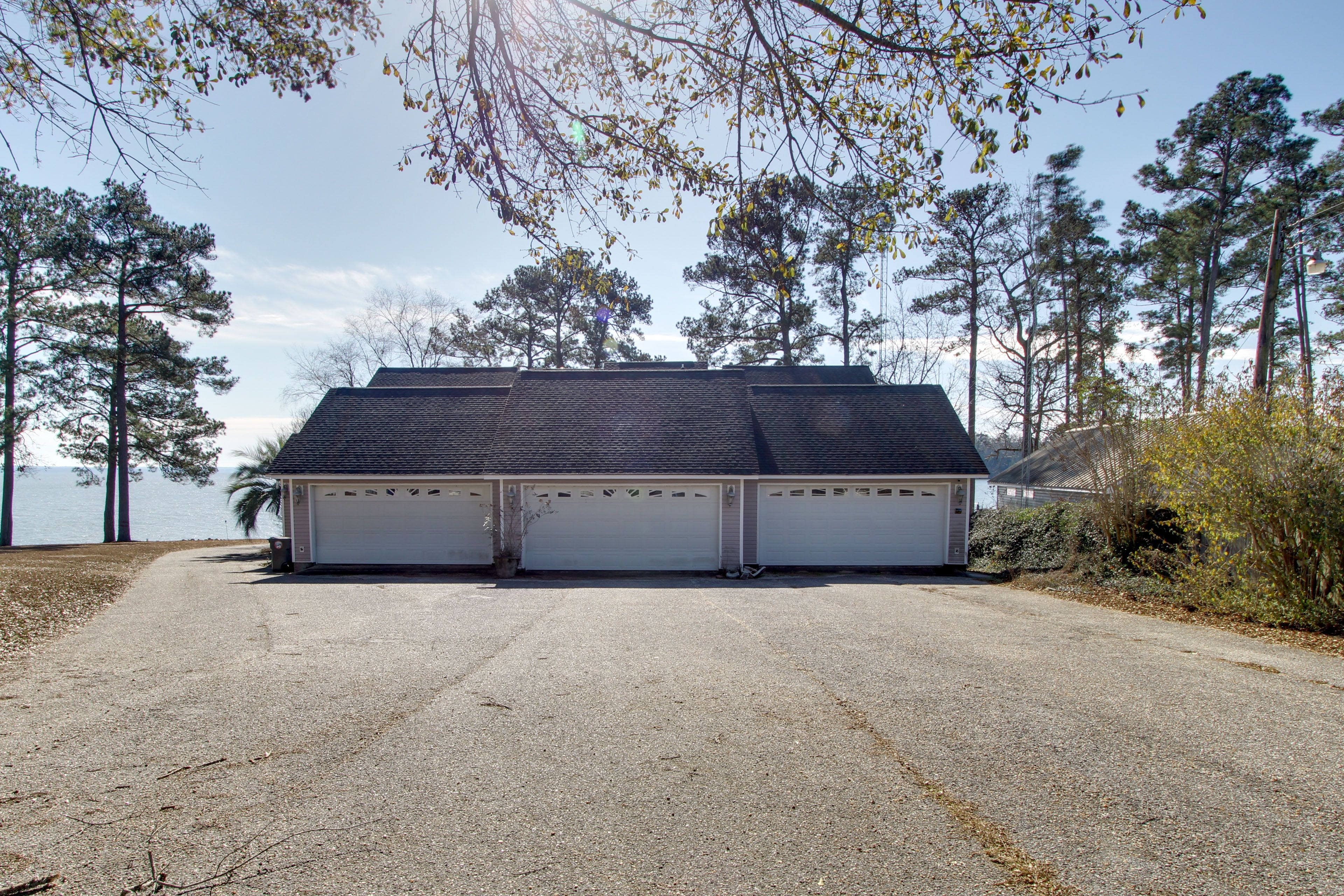 Parking | Driveway (2 Vehicles) | Boat Trailer Parking Allowed (2 Max)