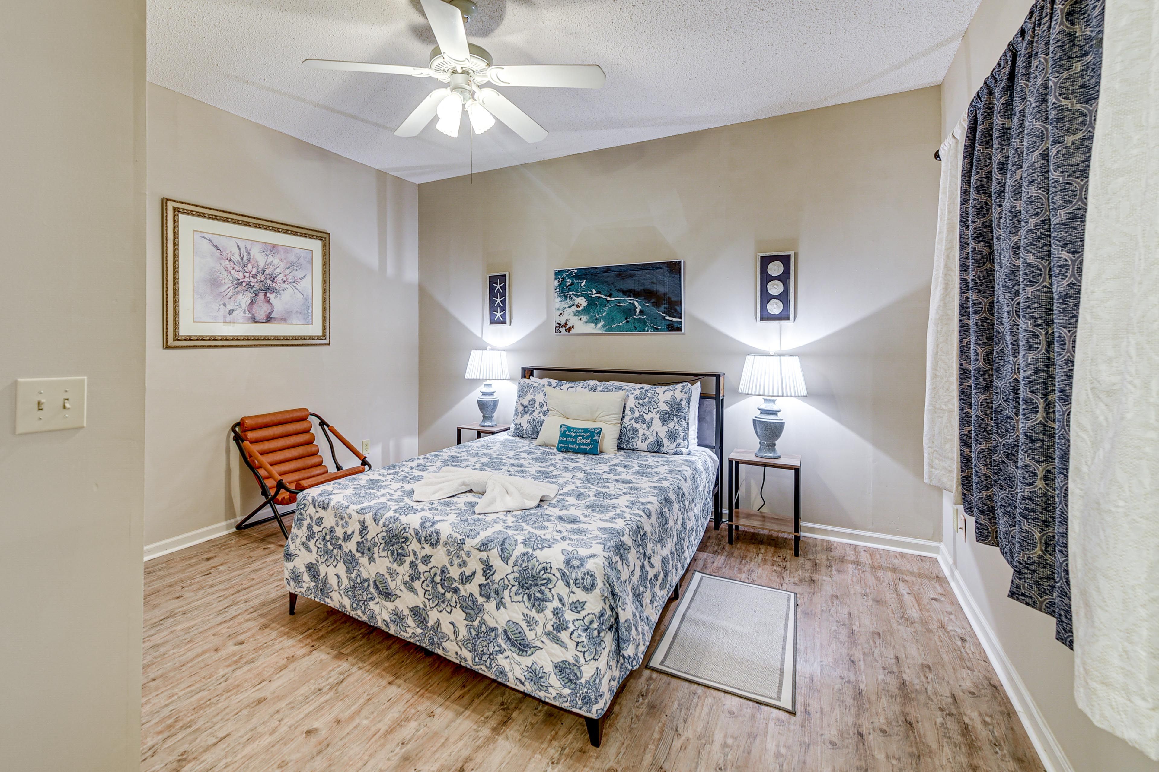 Bedroom 2 | Queen Bed