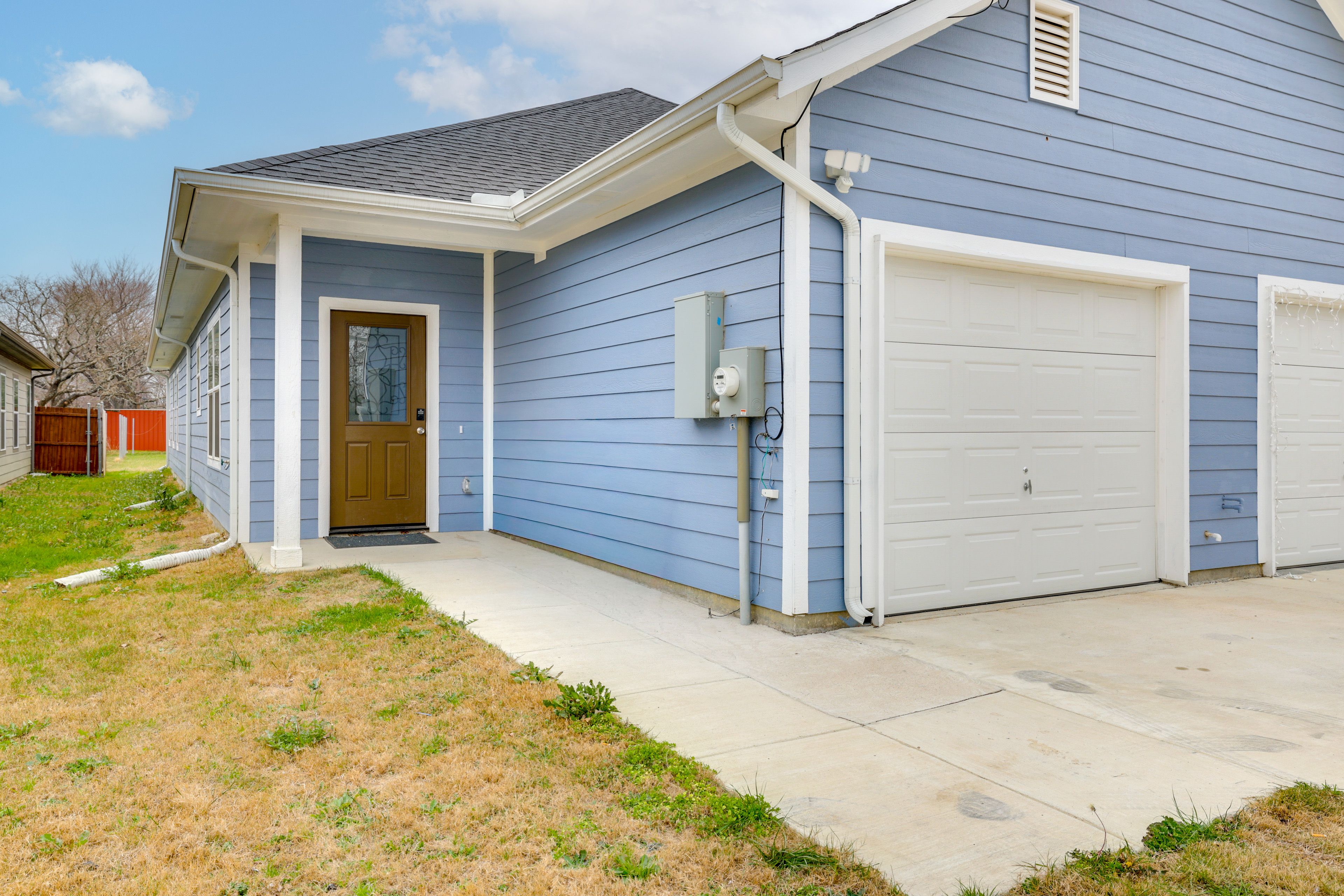 Entry | Garage (1 Vehicle) | Driveway (2 Vehicles)