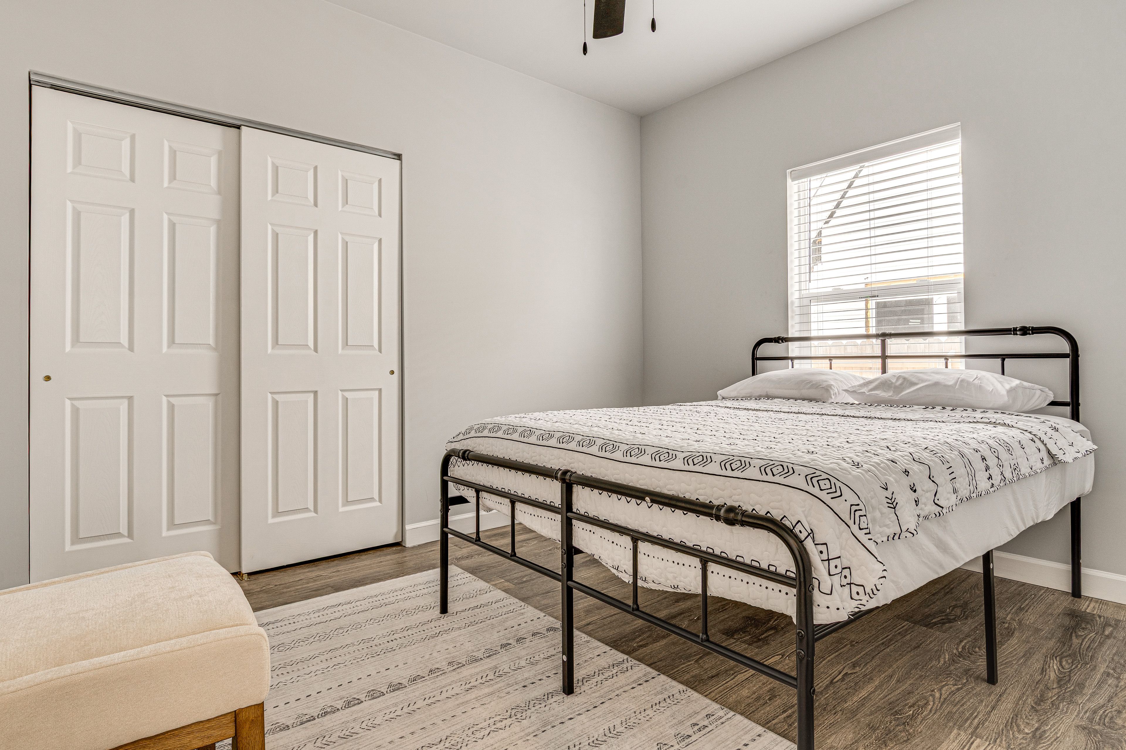 Bedroom 2 | Queen Bed