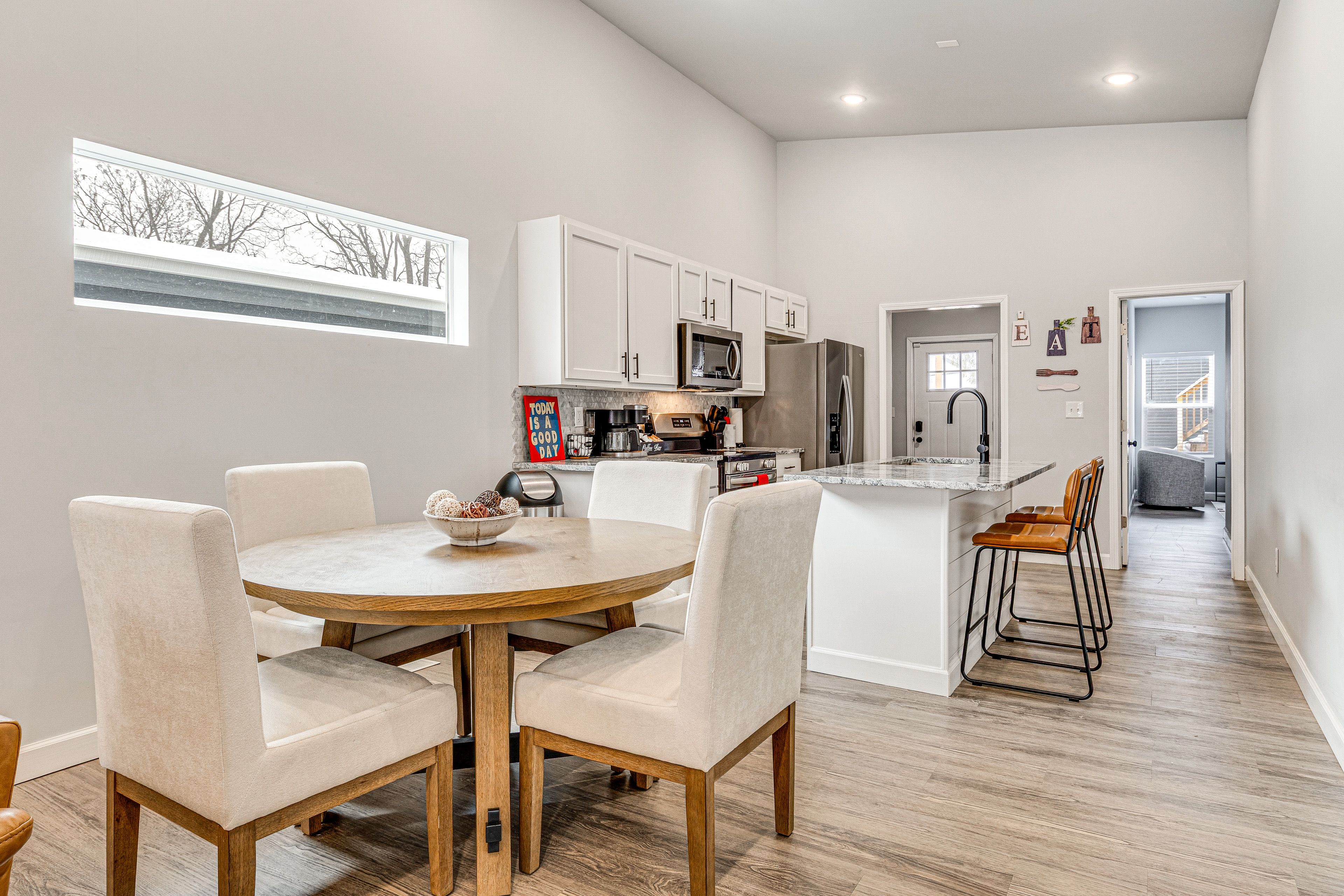 Dining Table | Breakfast Bar | Dishware/Flatware