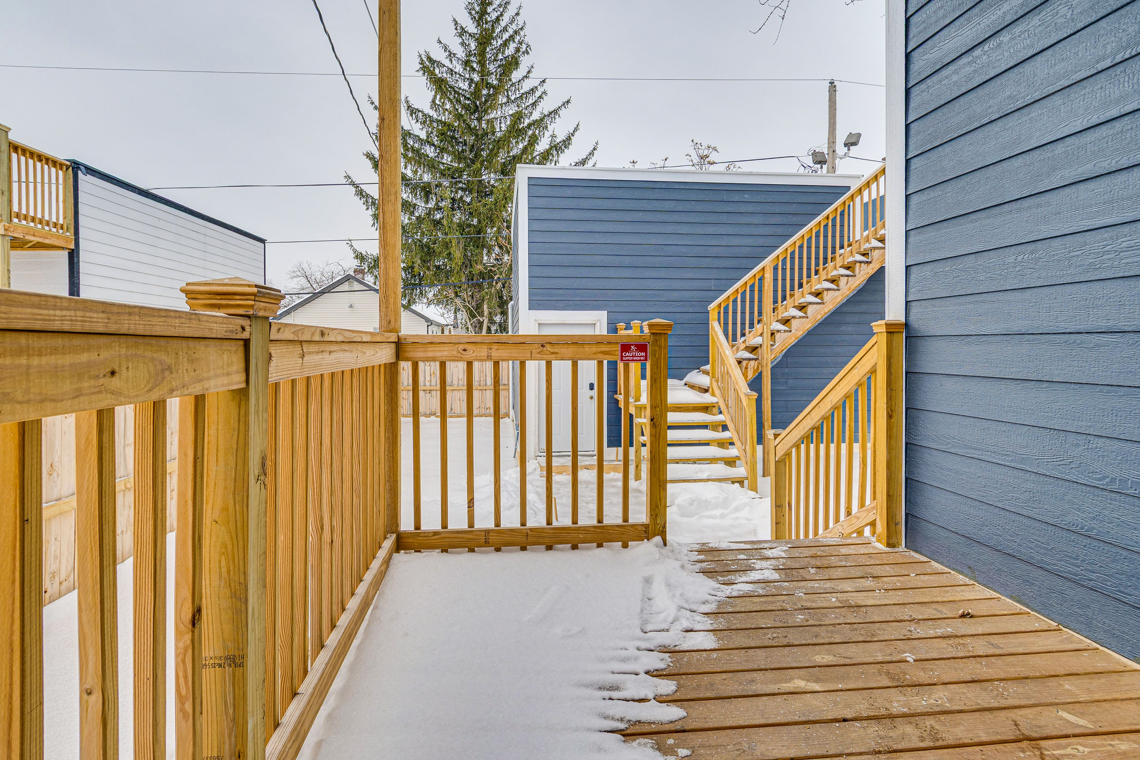 House Exterior | Back Deck