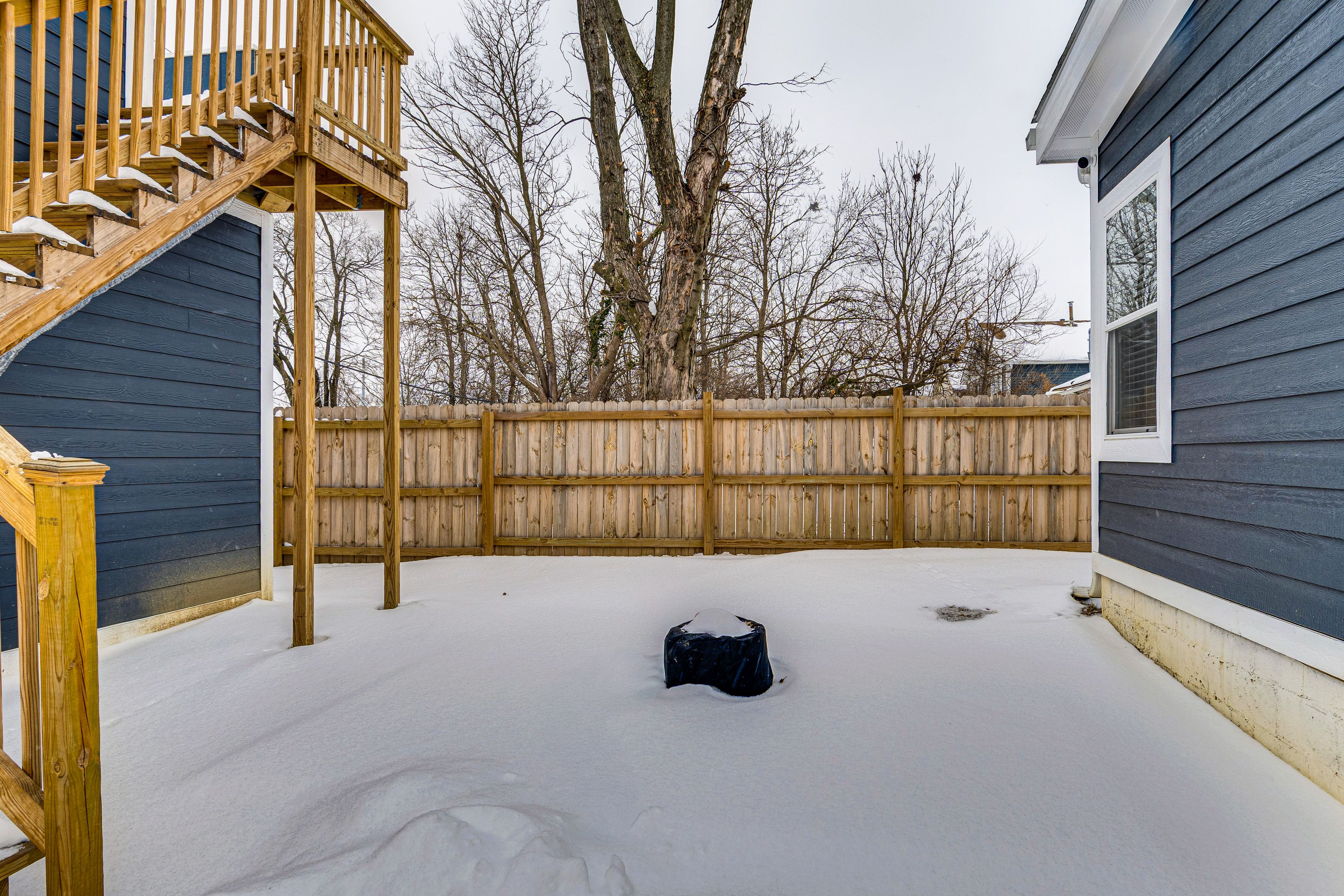 House Exterior | Fenced Backyard | Fire Pit | Seasonal Furniture