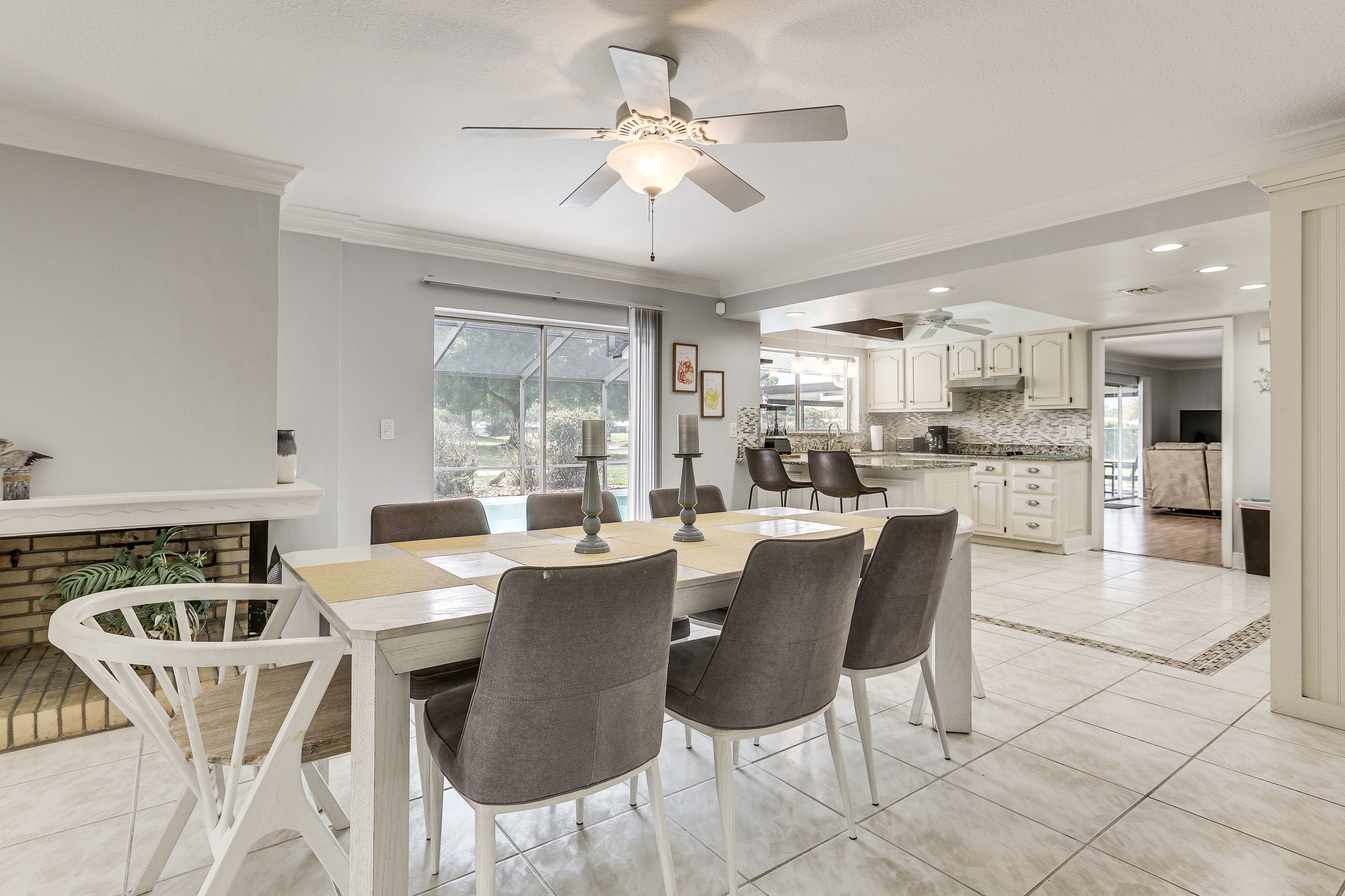 Kitchen | Dining Area