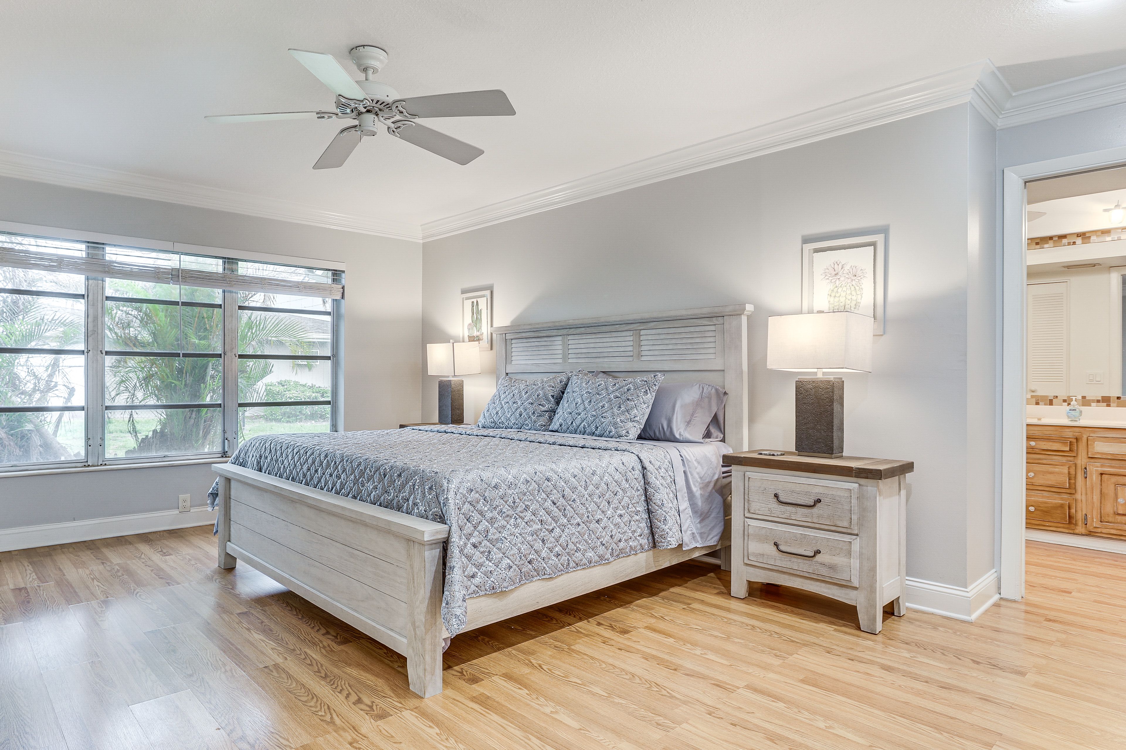 Bedroom 1 | King Bed