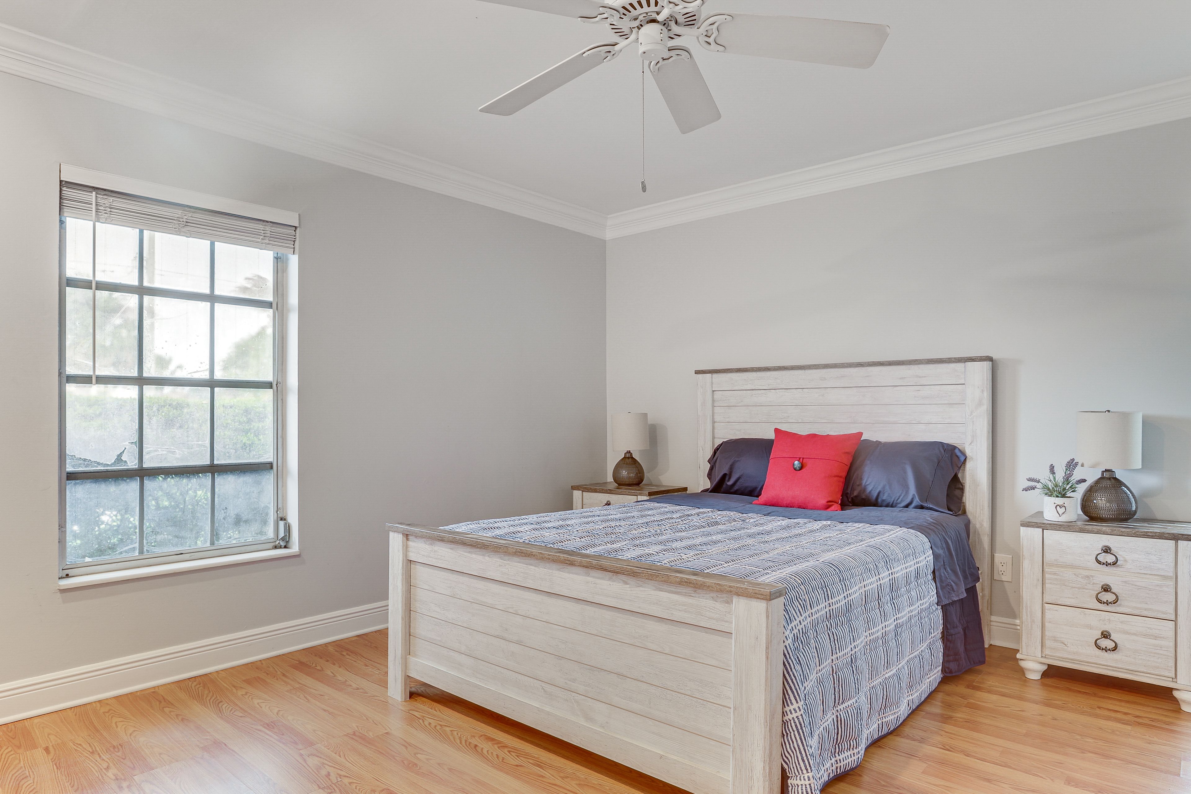 Bedroom 3 | Queen Bed