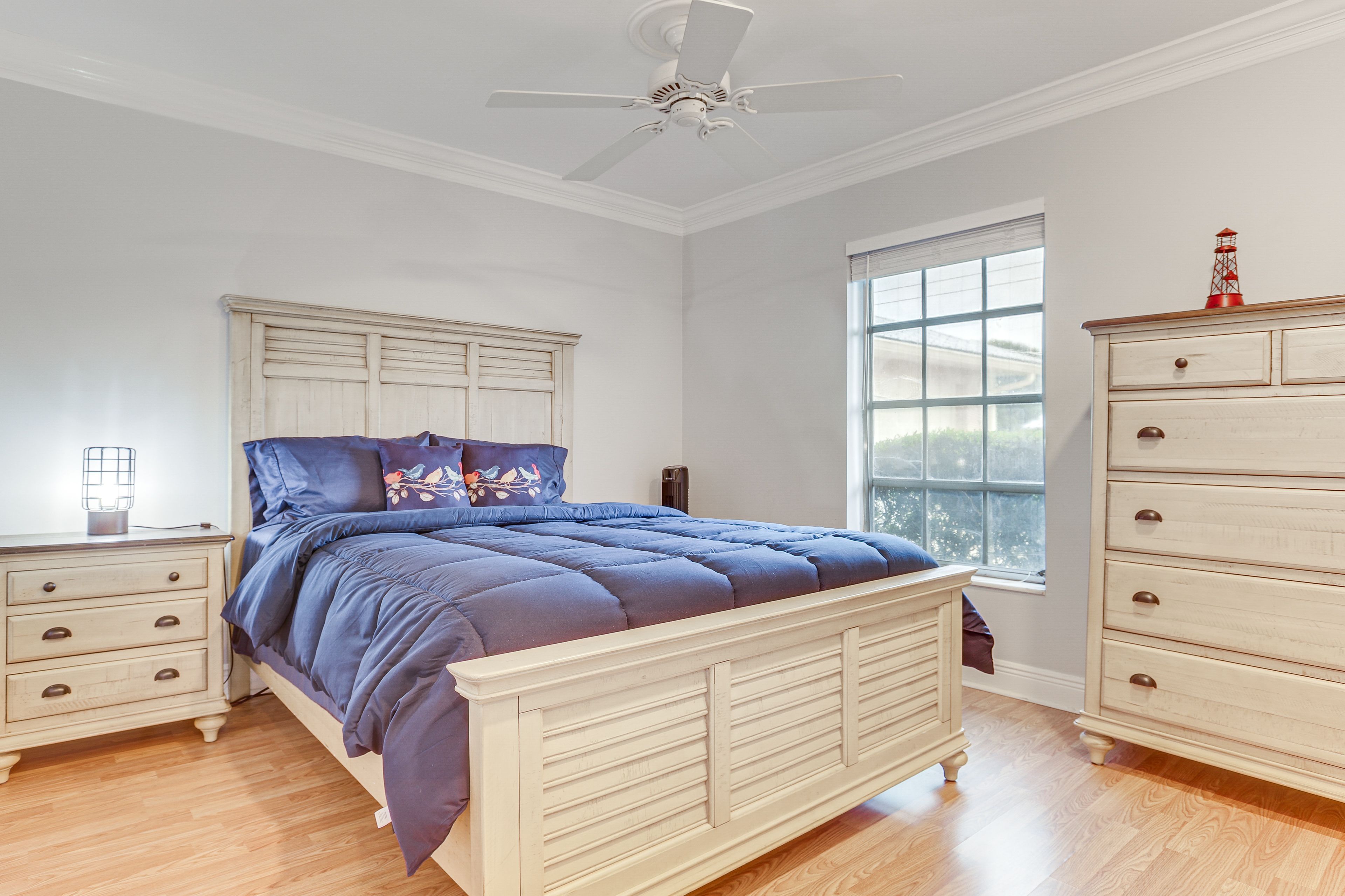 Bedroom 2 | Queen Bed