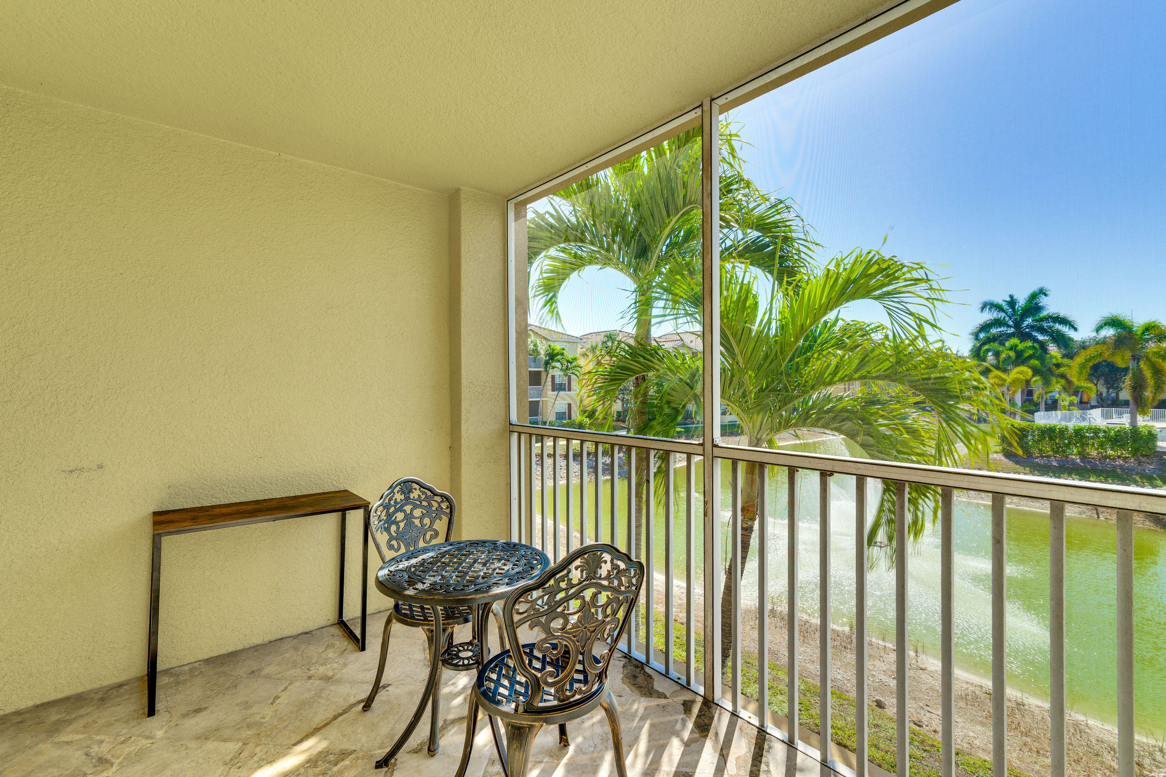 Fort Myers Vacation Rental | 2BR | 2BA | 1,003 Sq Ft
