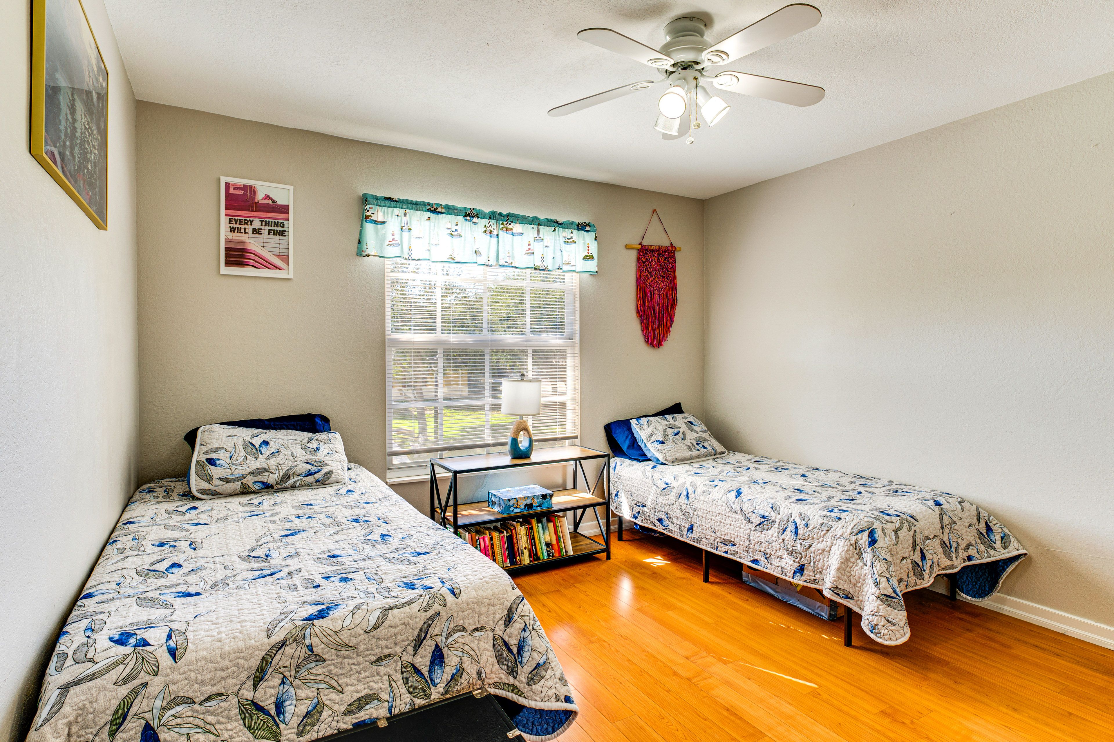 Bedroom 2 | 2 Twin Beds