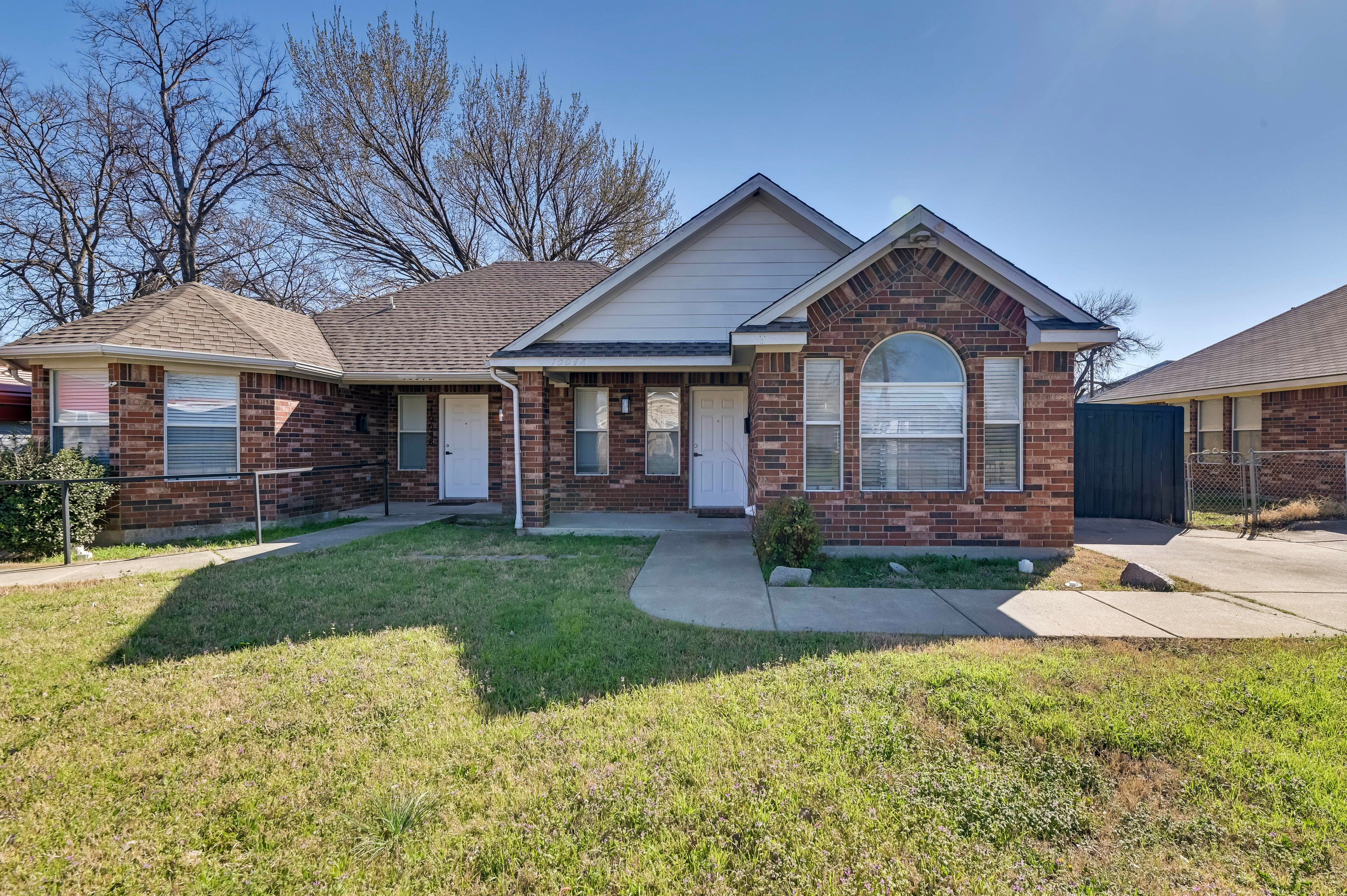 Exterior | Parking | Carport (1 Vehicle) | Driveway (1 Vehicle)
